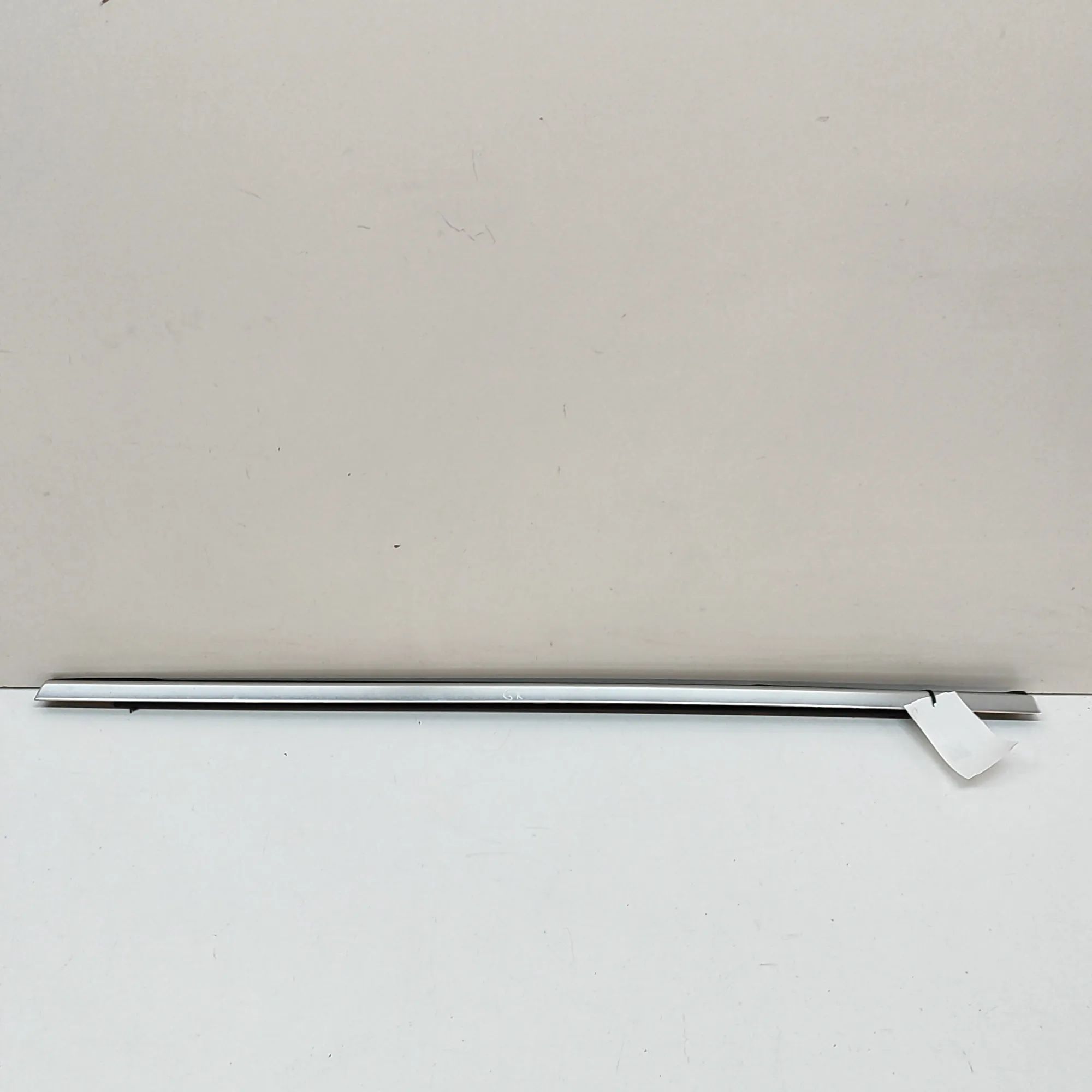 Infiniti Q30 Door window strip — rear left Door window strip — rear left — INFINITI Q30 (2...