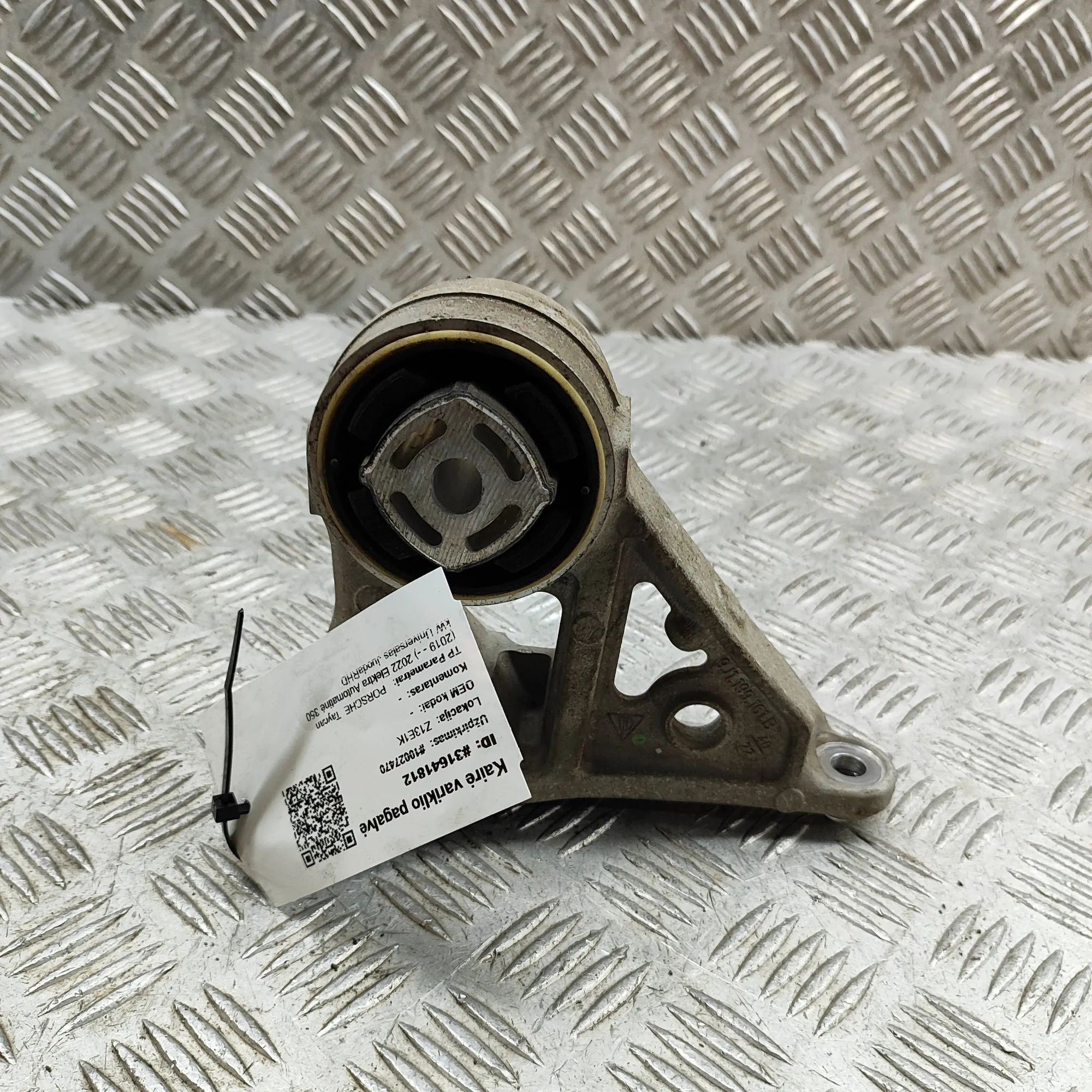 Porsche Taycan Left Side Engine Mount Left Side Engine Mount — PORSCHE TAYCAN (2019-....