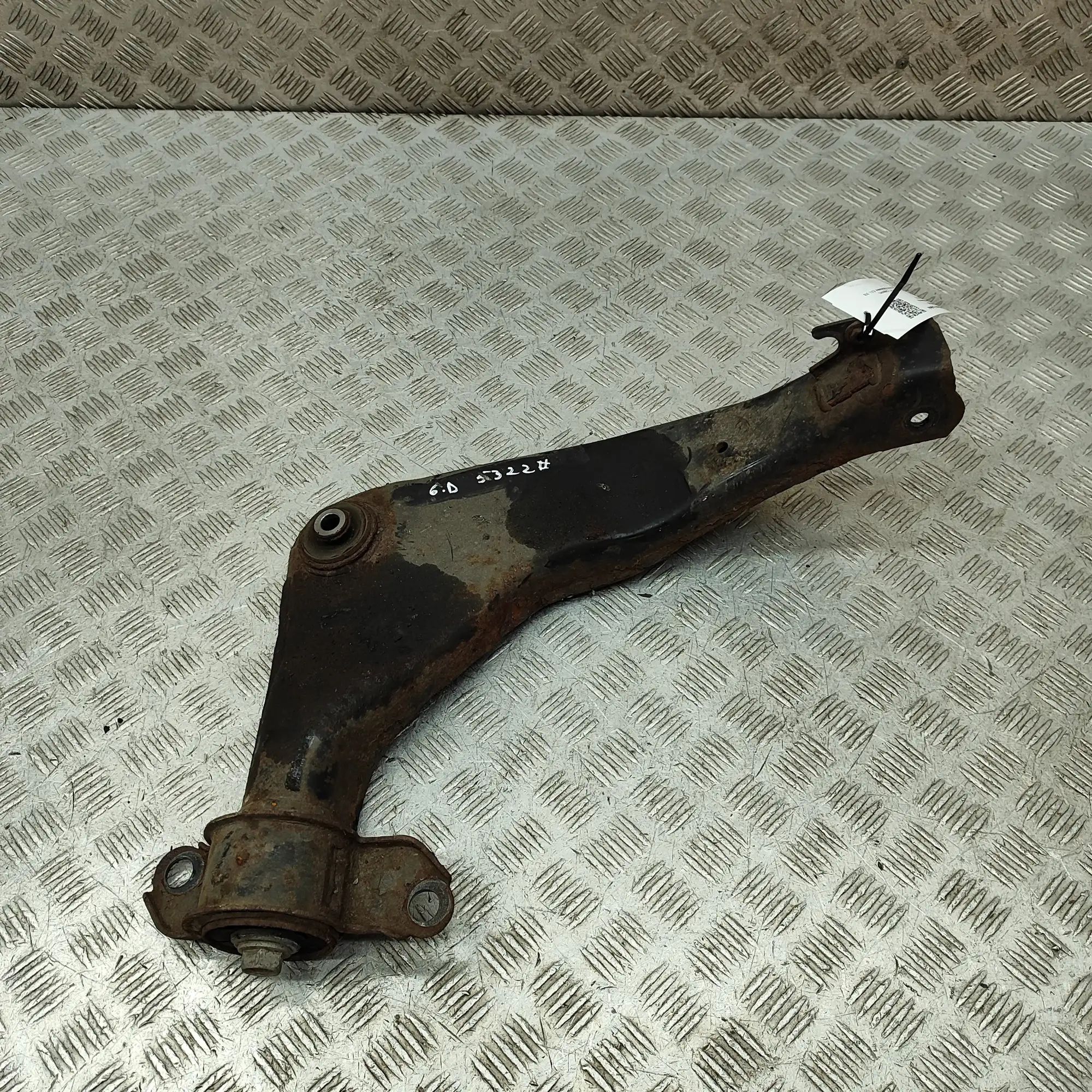 Chevrolet Camaro Control arm — rear right Control arm — rear right — CHEVROLET CAMARO (20...