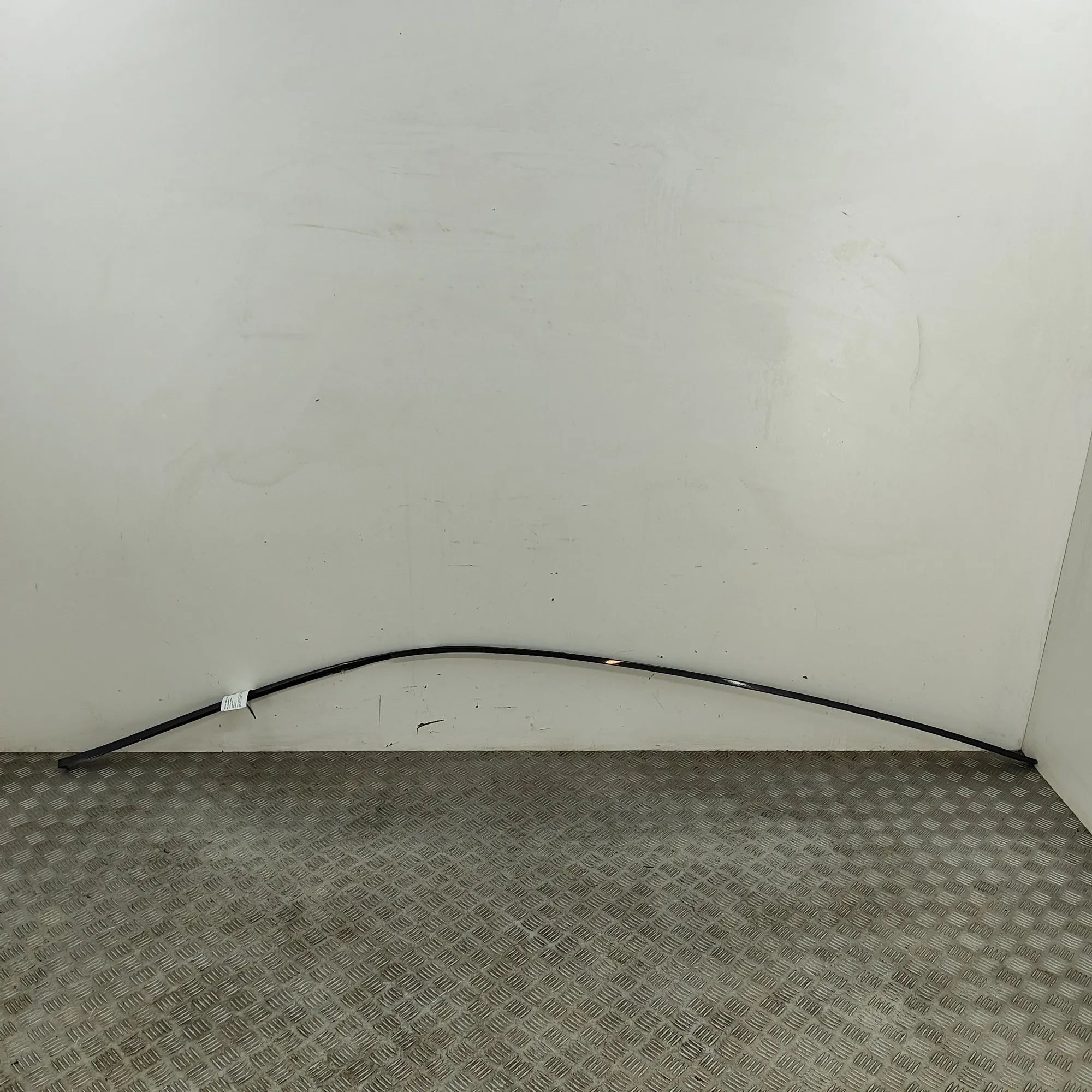 Porsche Panamera Right Side Roof Strip Trim Right Side Roof Strip Trim — PORSCHE PANAMERA (...