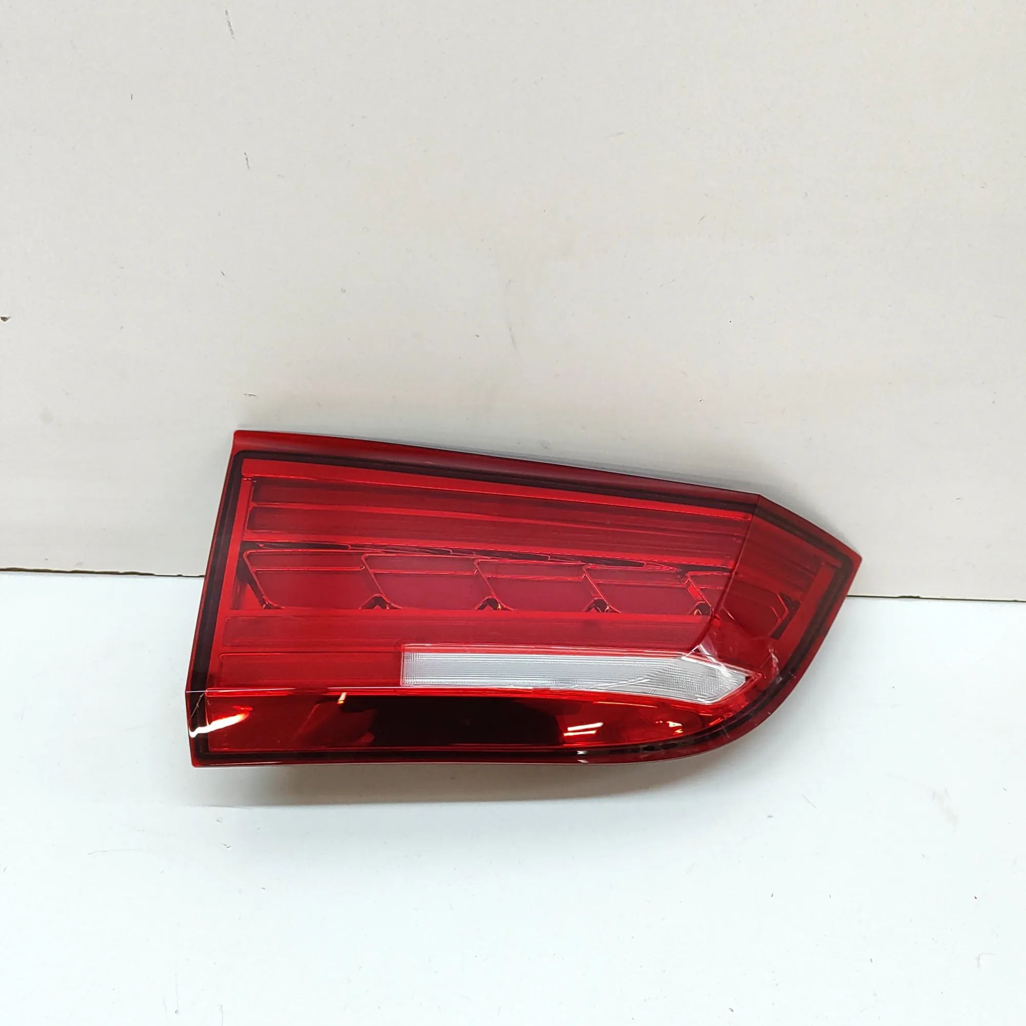 BMW X5 (F15) Left Side Tailgate Tail Light Left Side Tailgate Tail Light — BMW X5 (F15, F8...