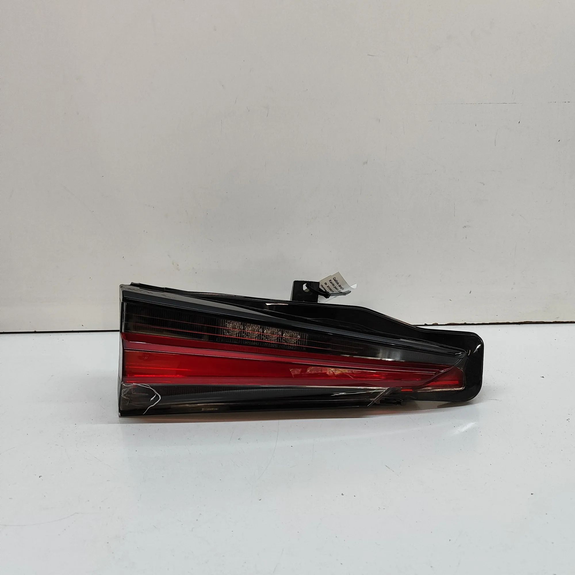Lexus NX Left Side Tailgate Tail Light Left Side Tailgate Tail Light — LEXUS NX (_Z1_)...