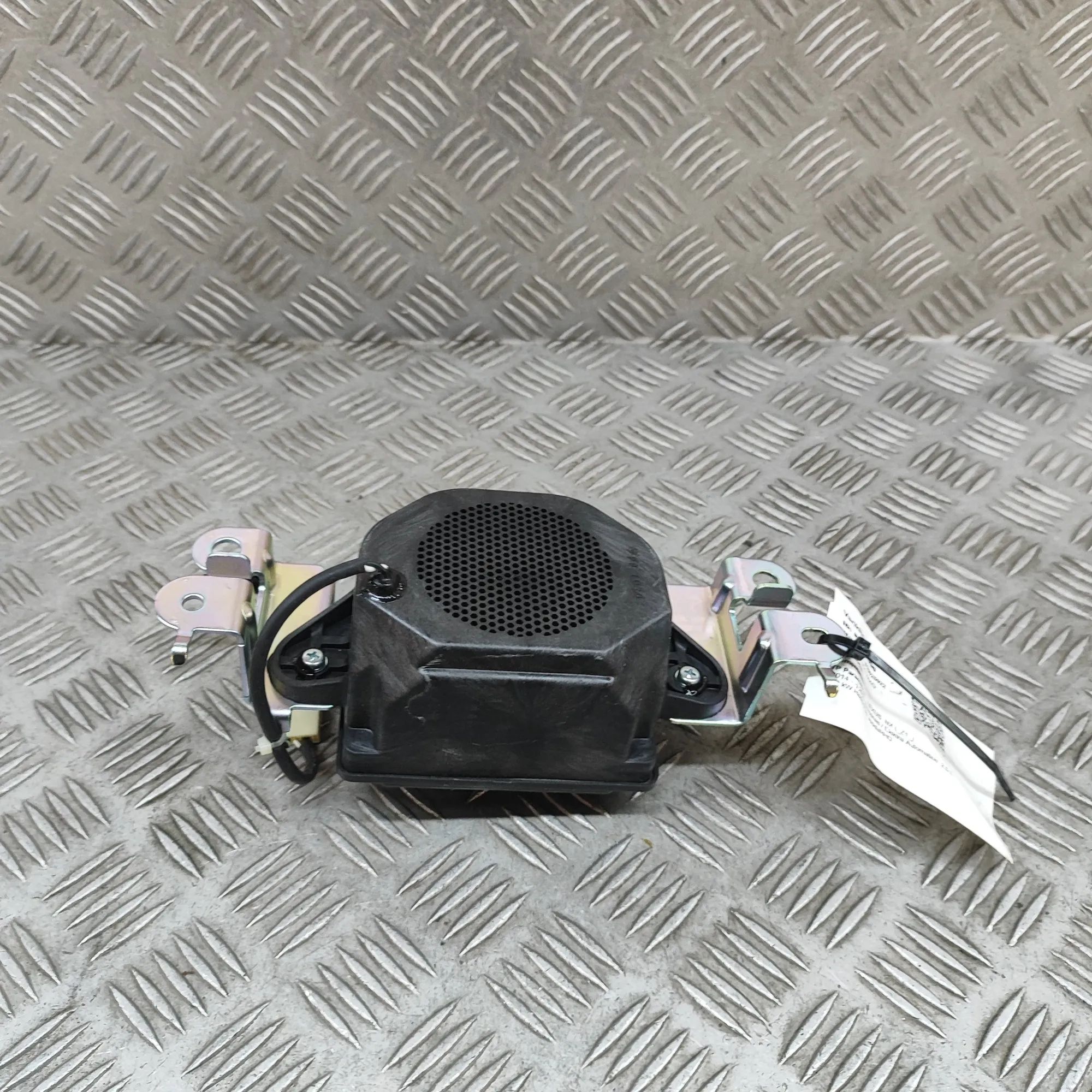 Lexus NX Engine Sound Control Unit Engine Sound Control Unit — LEXUS NX (_Z1_) (20...