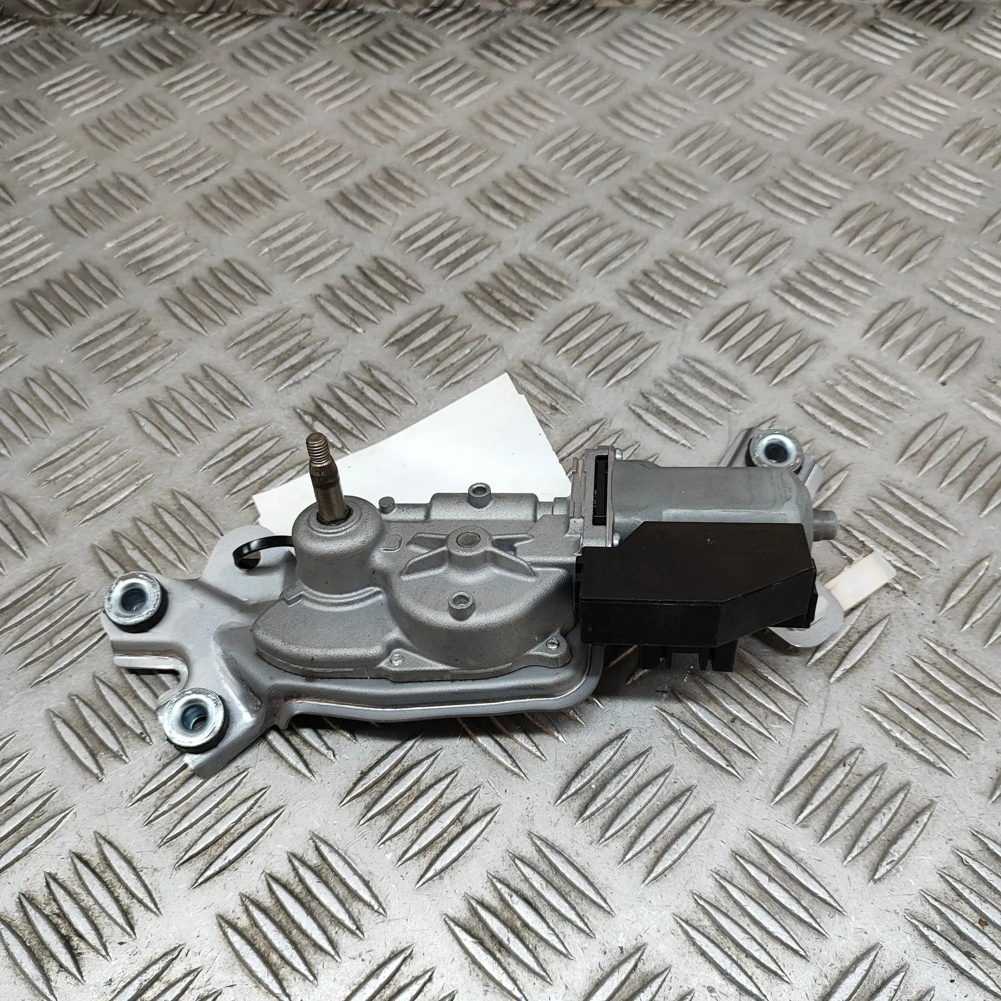 Lexus RX Мотор стеклоочистителя Tailgate wiper motor — LEXUS RX (_L2_) (2015-.....