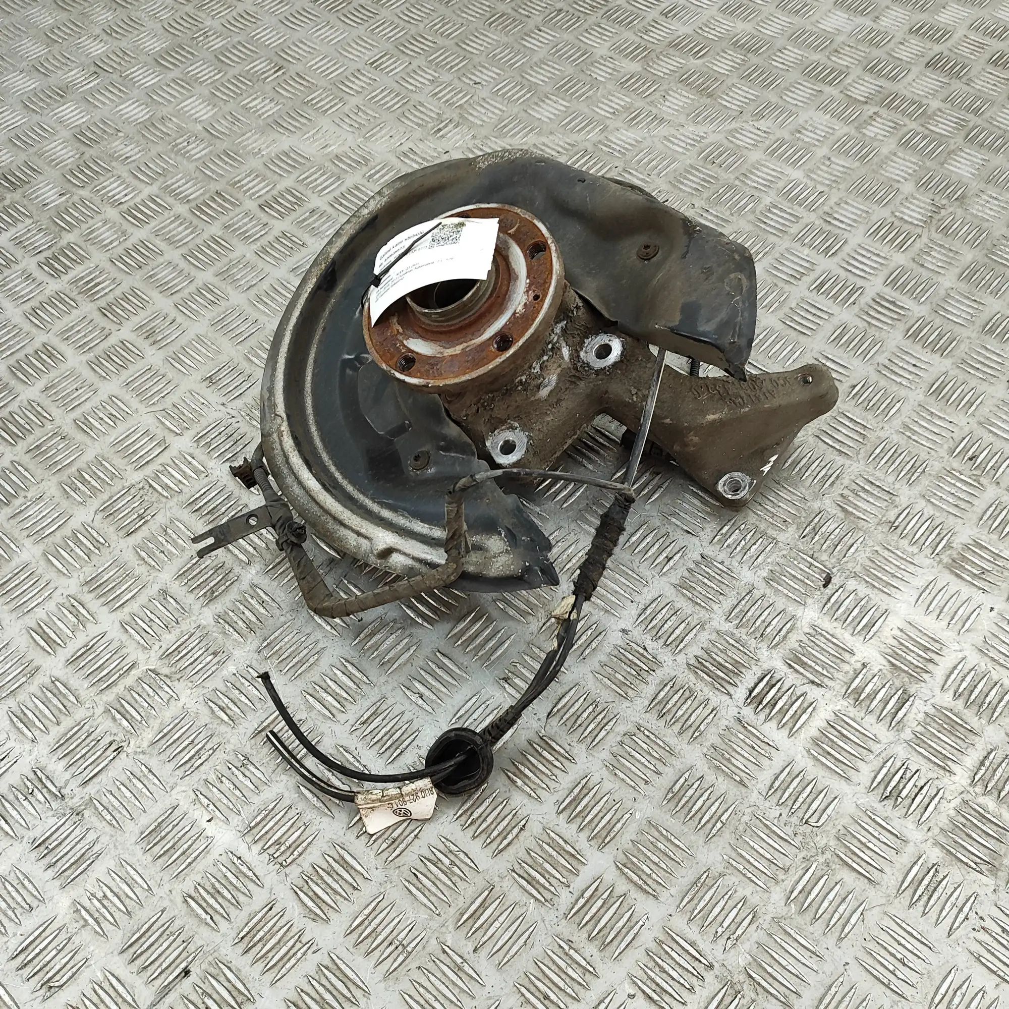 Audi Q3 (8U) Rear Left Wheel Hub Spindle Rear Left Wheel Hub Spindle — AUDI Q3 (8U) (201...