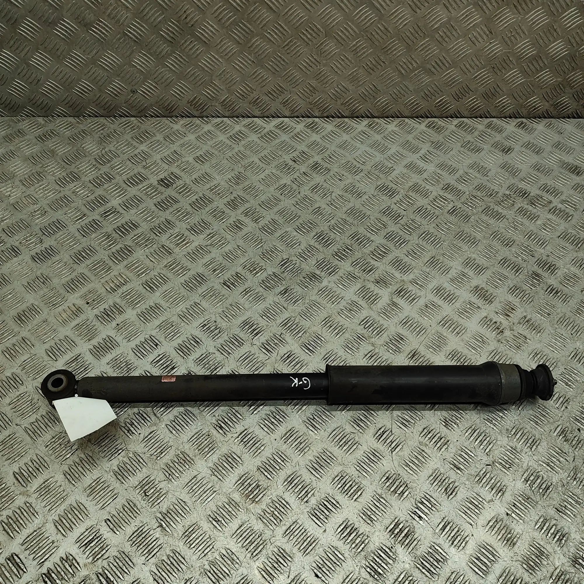 Nissan Juke Shock absorber — rear left Shock absorber — rear left — NISSAN JUKE (F16) ...