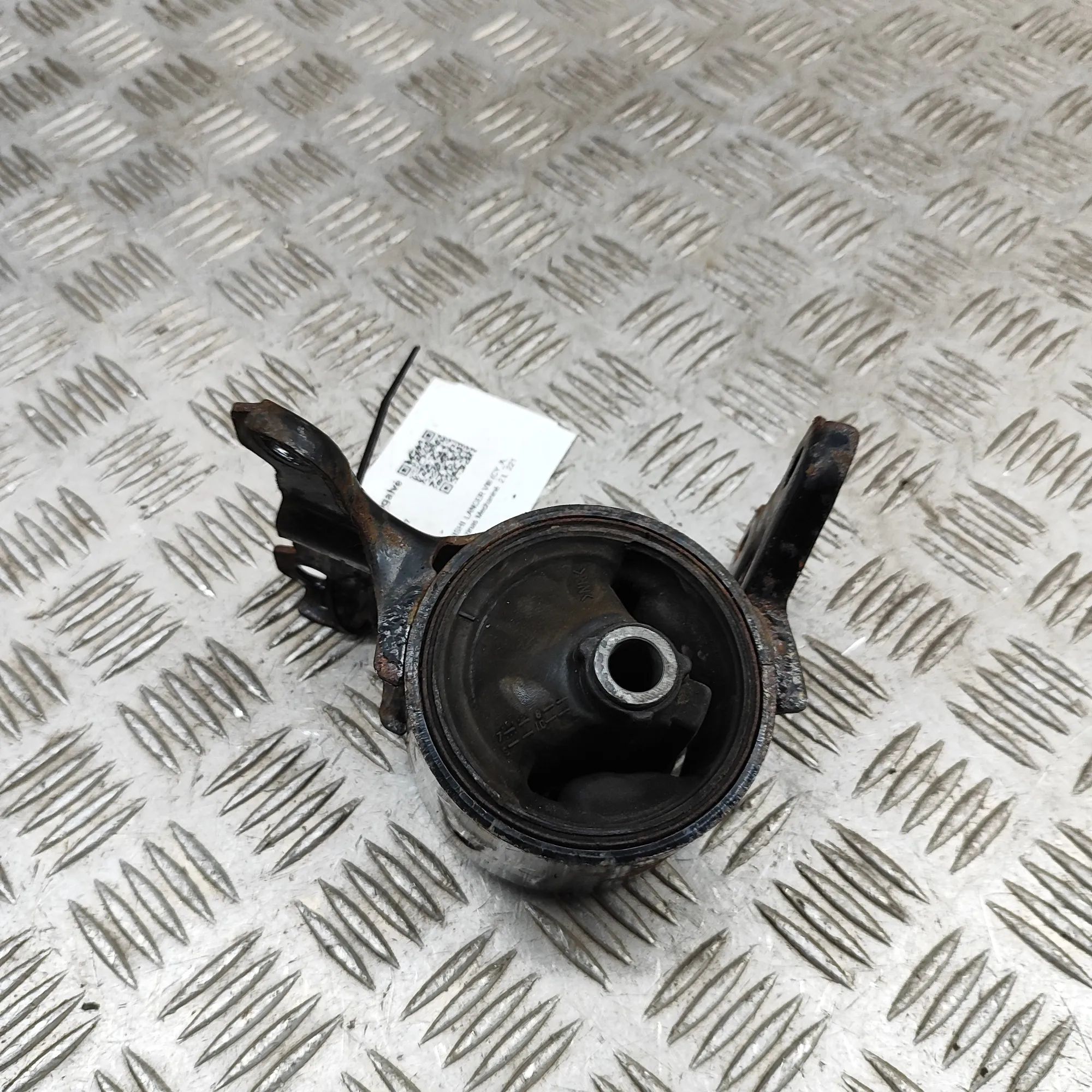Mitsubishi Lancer Left Side Engine Mount Left Side Engine Mount — MITSUBISHI LANCER (VII...