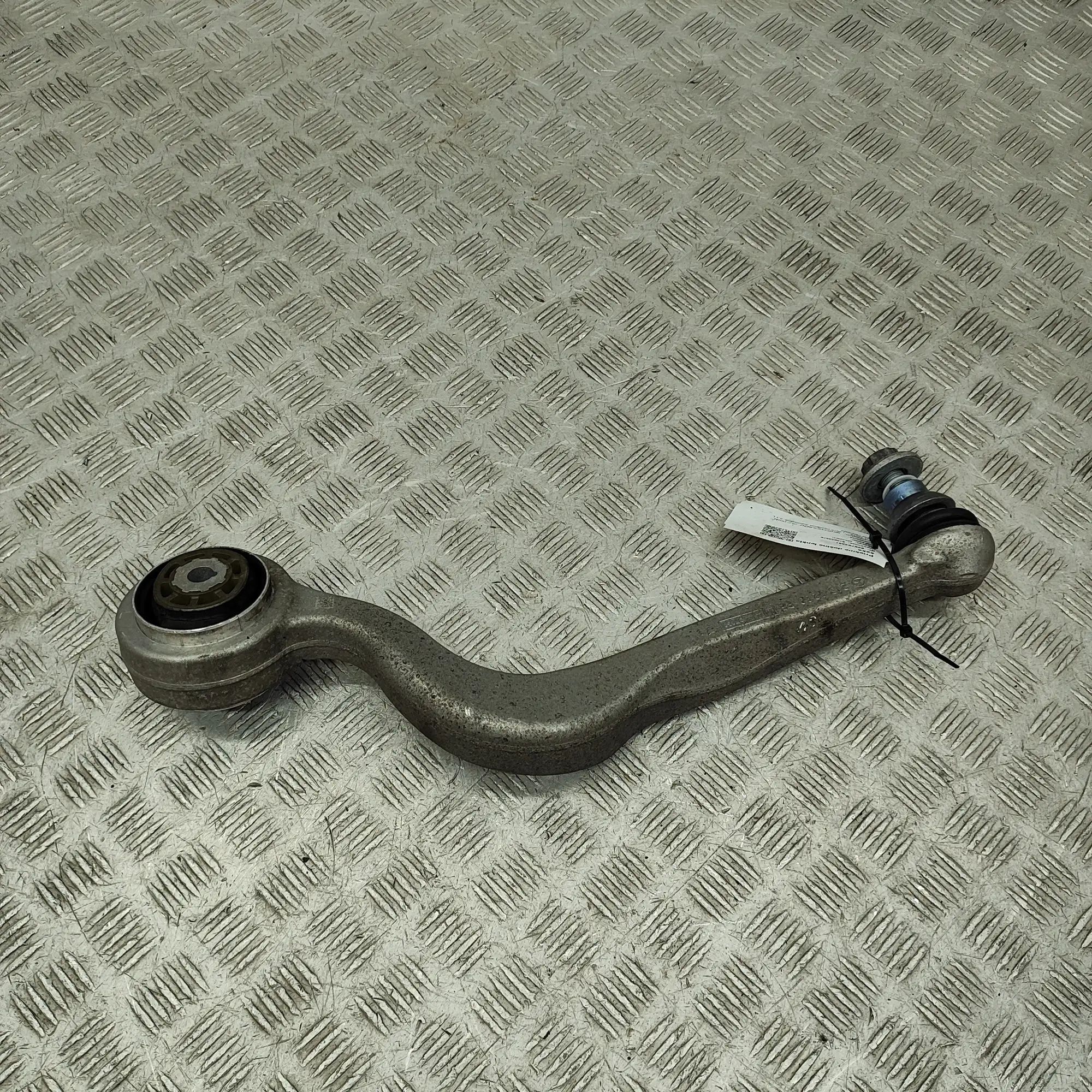 Mercedes-Benz GLC (X253) Front Right Curved Control Arm Front Right Curved Control Arm — MERCEDES BENZ ...