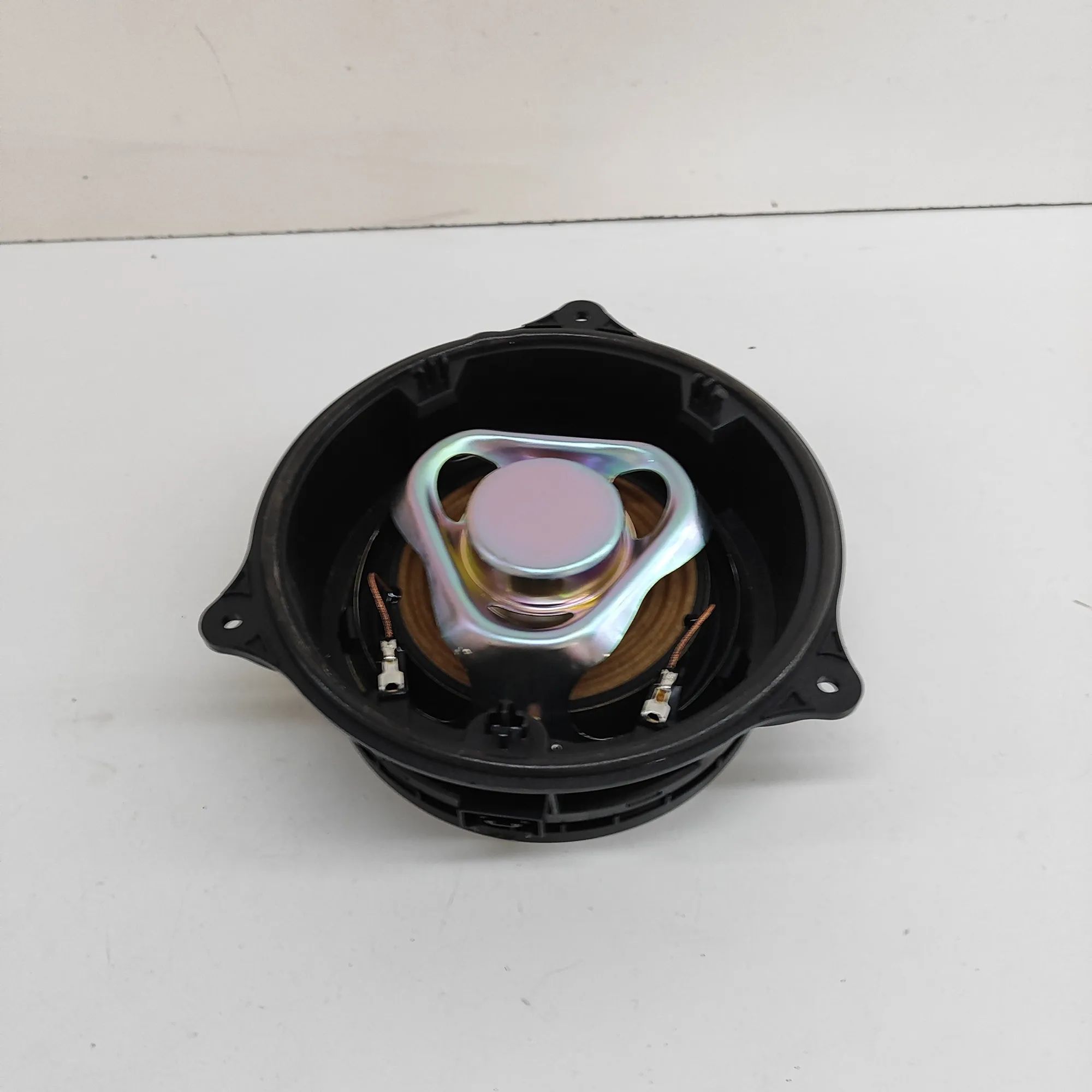 Land Rover Range Rover Sport (L461) Front Right Door Speaker Front Right Door Speaker — LAND ROVER RANGE ROV...
