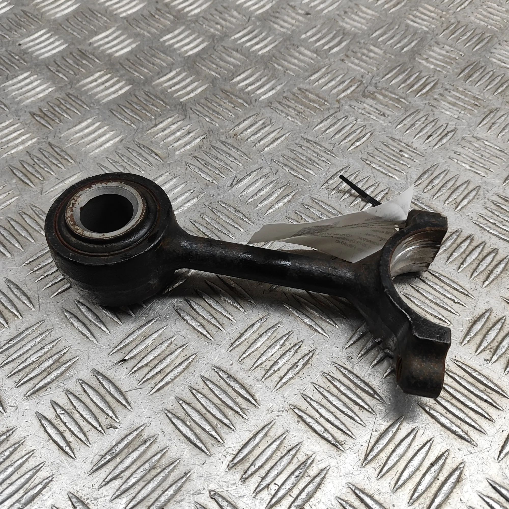 Toyota Land Cruiser 150 Front Right Stabilizer Link Front Right Stabilizer Link — TOYOTA LAND CRUIS...