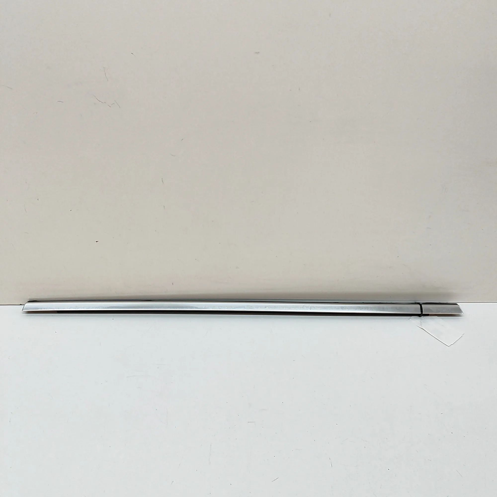 Infiniti Q30 Door window strip — rear right Door window strip — rear right — INFINITI Q30 (...