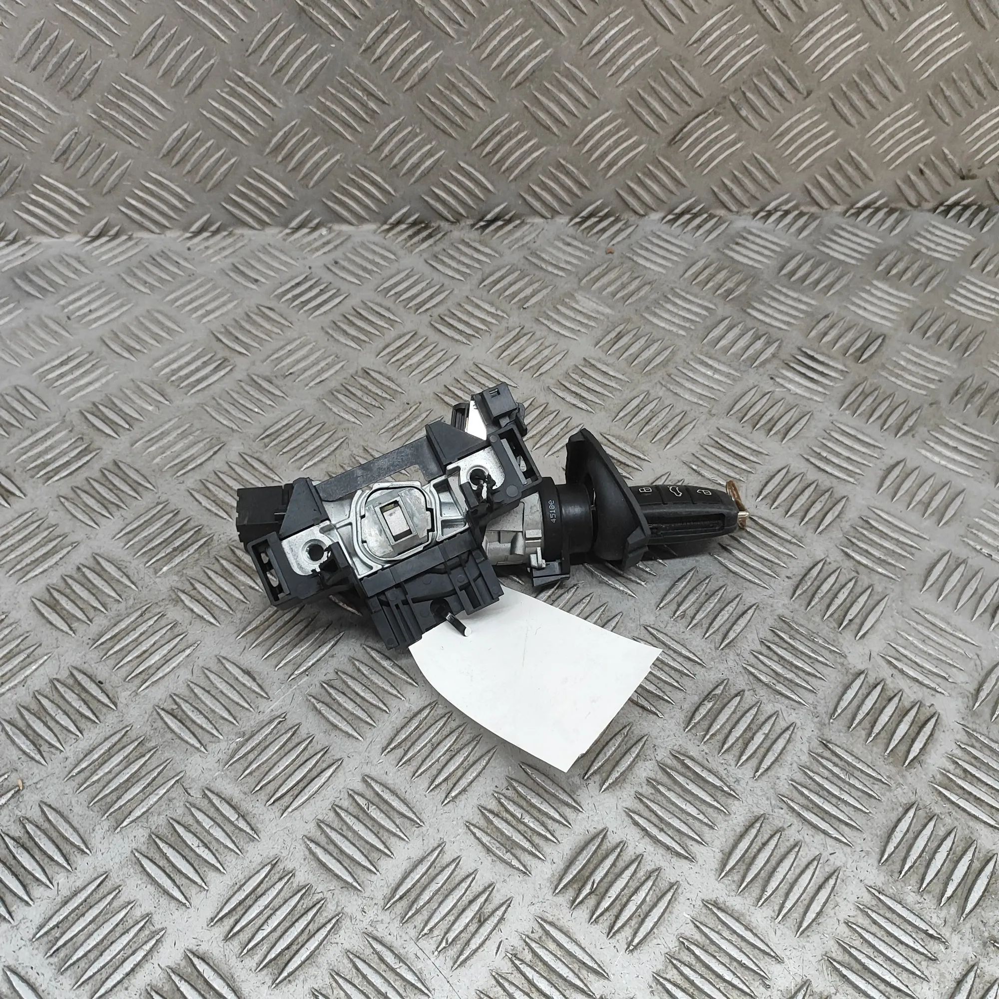 Audi Q3 (8U) Ignition lock Ignition lock — AUDI Q3 (F3) (2018-...) — 5Q190...