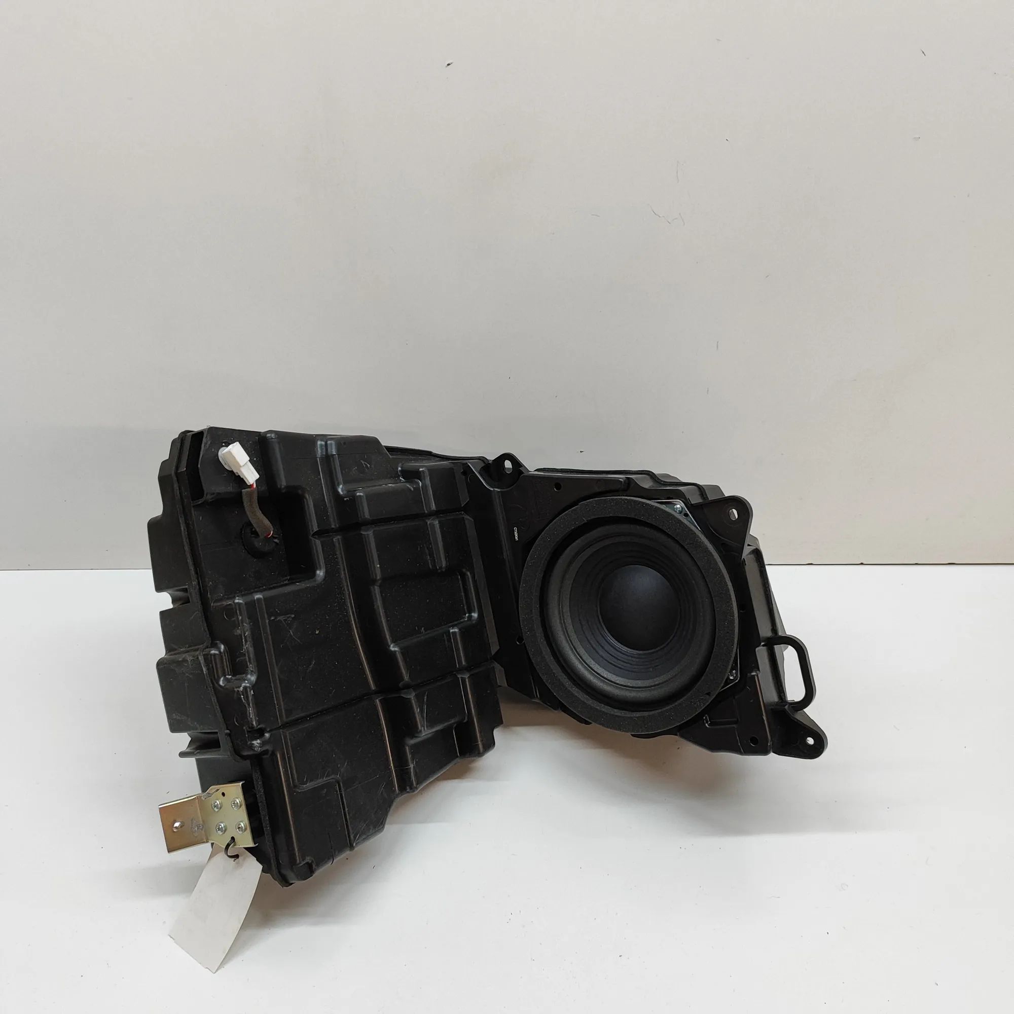 Lexus RX Сабвуфер Subwoofer — LEXUS RX (_L2_) (2015-...) — 86150-...