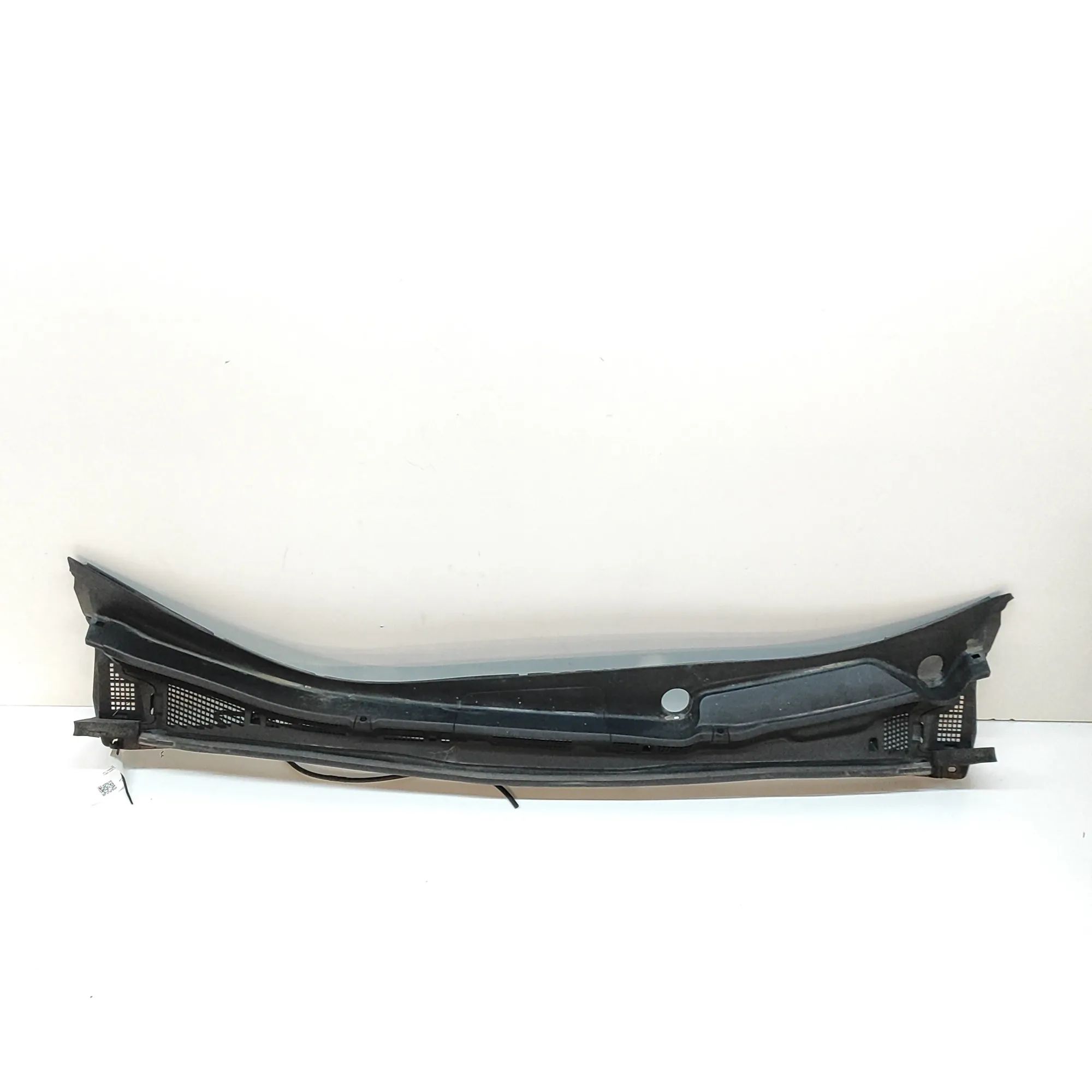 Nissan Leaf Front Wiper Cowl Trim Front Wiper Cowl Trim — NISSAN LEAF (ZE1) (2017...