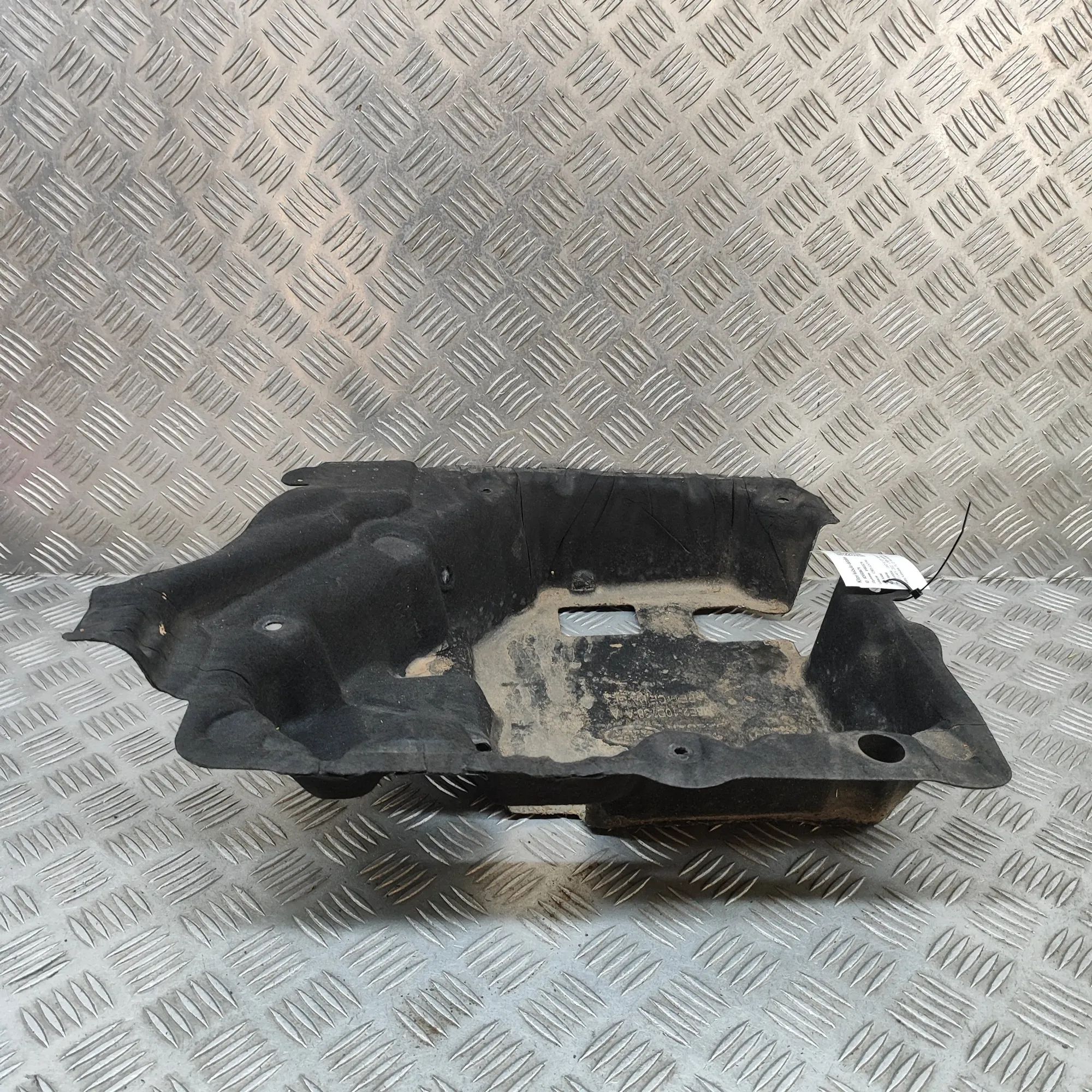 Land Rover Range Rover Sport (L461) Battery tray Battery tray — LAND ROVER RANGE ROVER SPORT (L4...