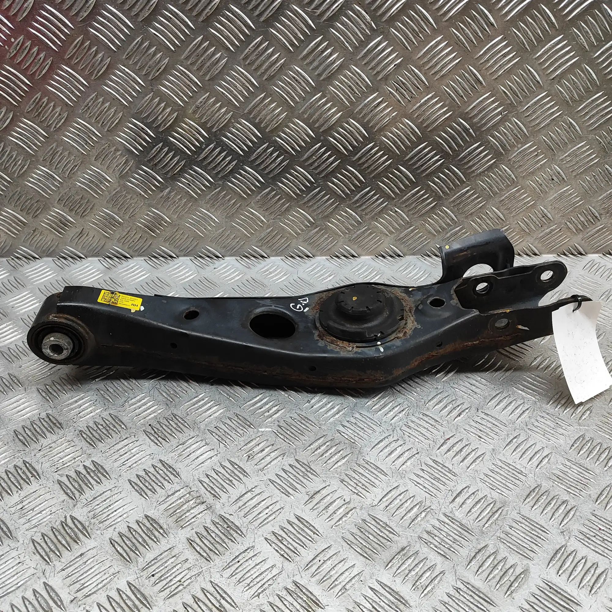 Hyundai Santa Fe Rear Right Lower Control Arm Rear Right Lower Control Arm — HYUNDAI SANTA (F...