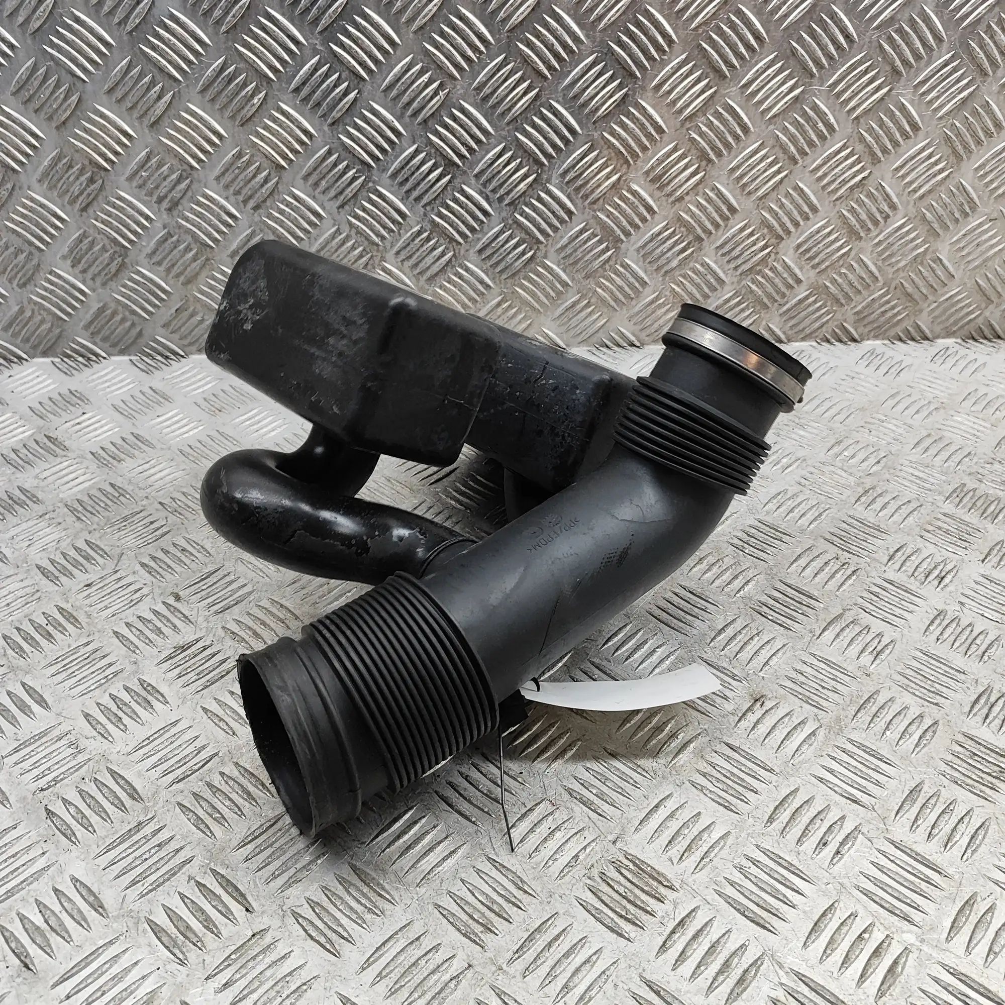 Land Rover Range Rover Air Intake Tube Air Intake Tube — LAND ROVER RANGE ROVER (II P3...
