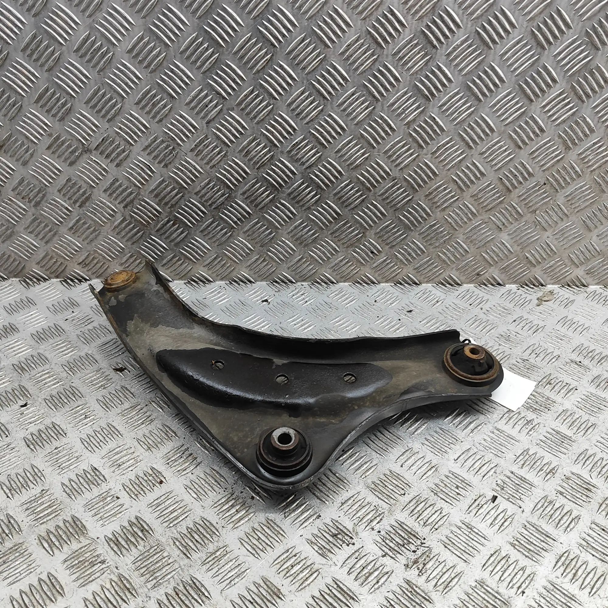 Nissan Leaf Front Left Curved Control Arm Front Left Curved Control Arm — NISSAN LEAF (ZE...