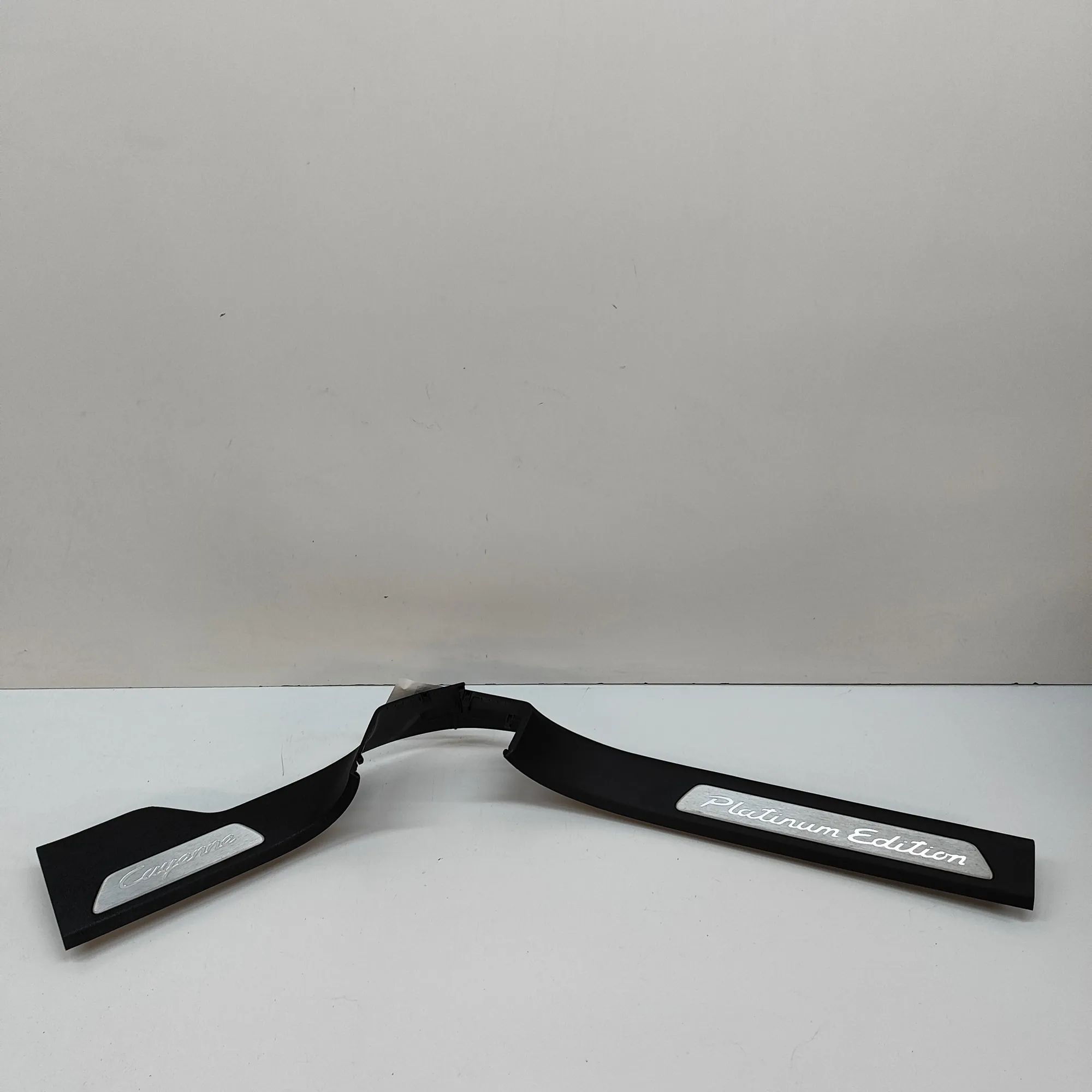 Porsche Cayenne Interior sill trim — front right Interior sill trim — front right — PORSCHE CAYE...