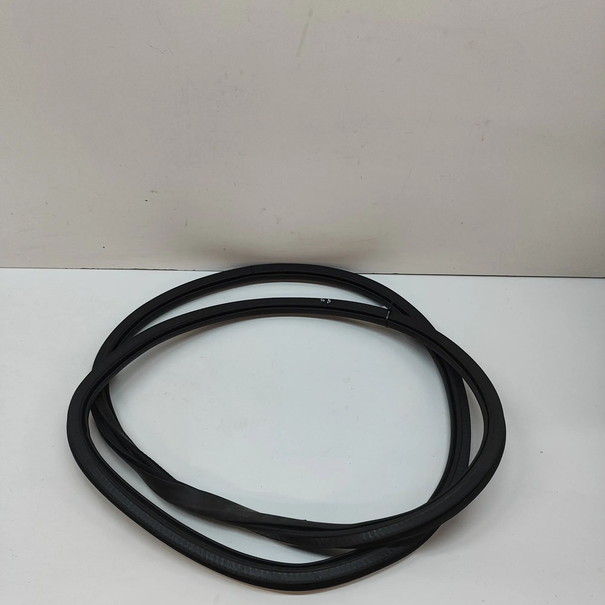 Land Rover Range Rover Sport (L461) Door rubber seal — front right Door rubber seal — front right — LAND ROVER RAN...