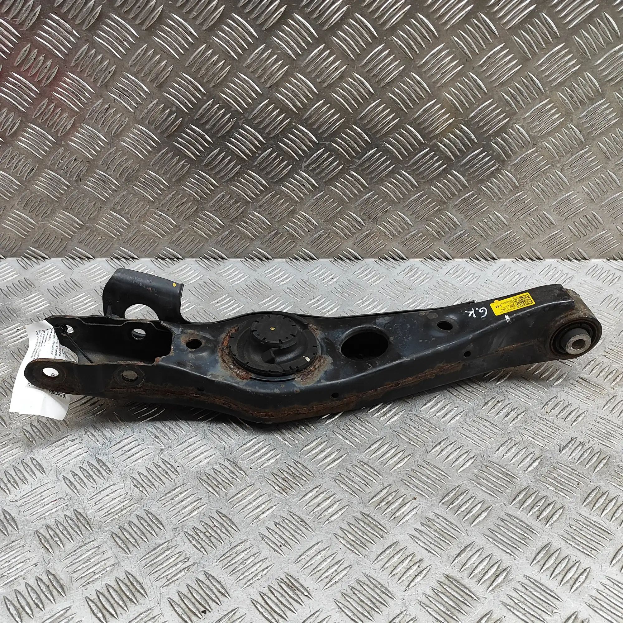 Hyundai Santa Fe Rear Left Lower Control Arm Rear Left Lower Control Arm — HYUNDAI SANTA (FÉ...