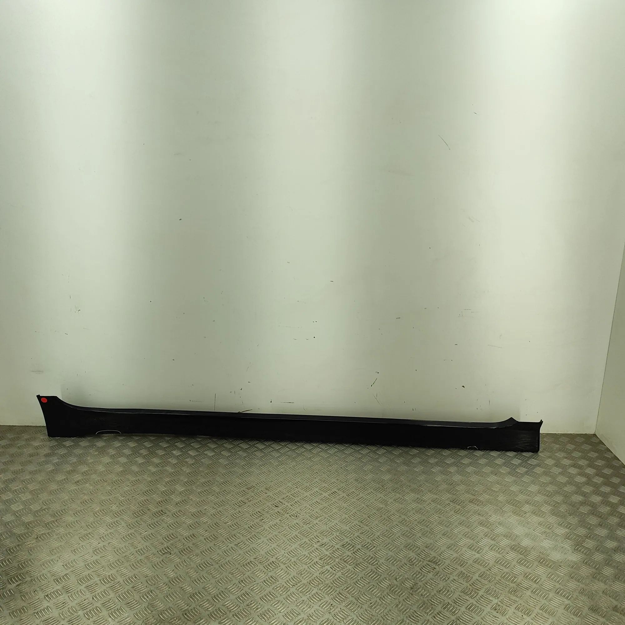 Nissan Leaf Right Side Plastic Sideskirt Cover Right Side Plastic Sideskirt Cover — NISSAN LEA...
