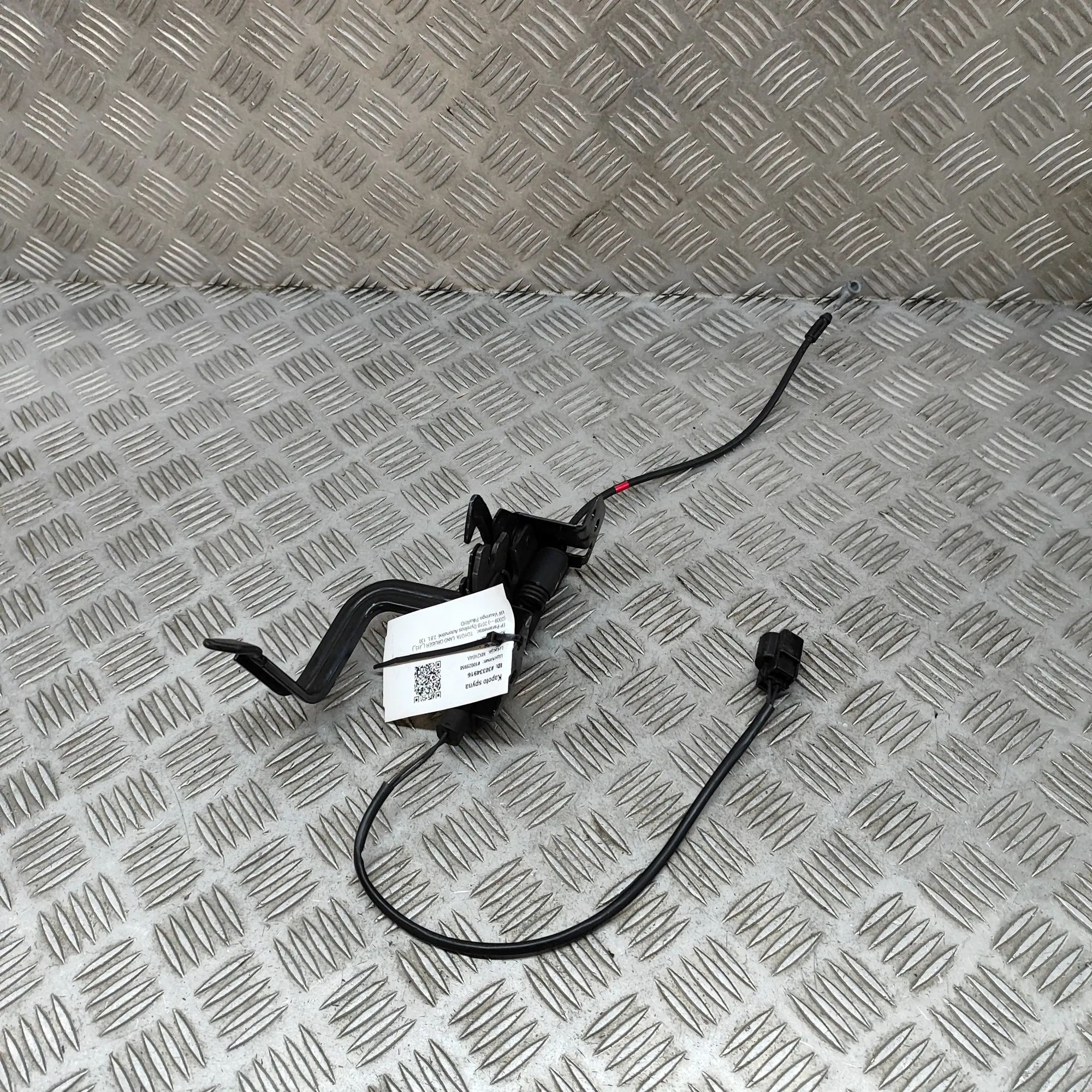 Toyota Land Cruiser 150 замок капота Bonnet lock — TOYOTA LAND CRUISER (_J15_) (2009...