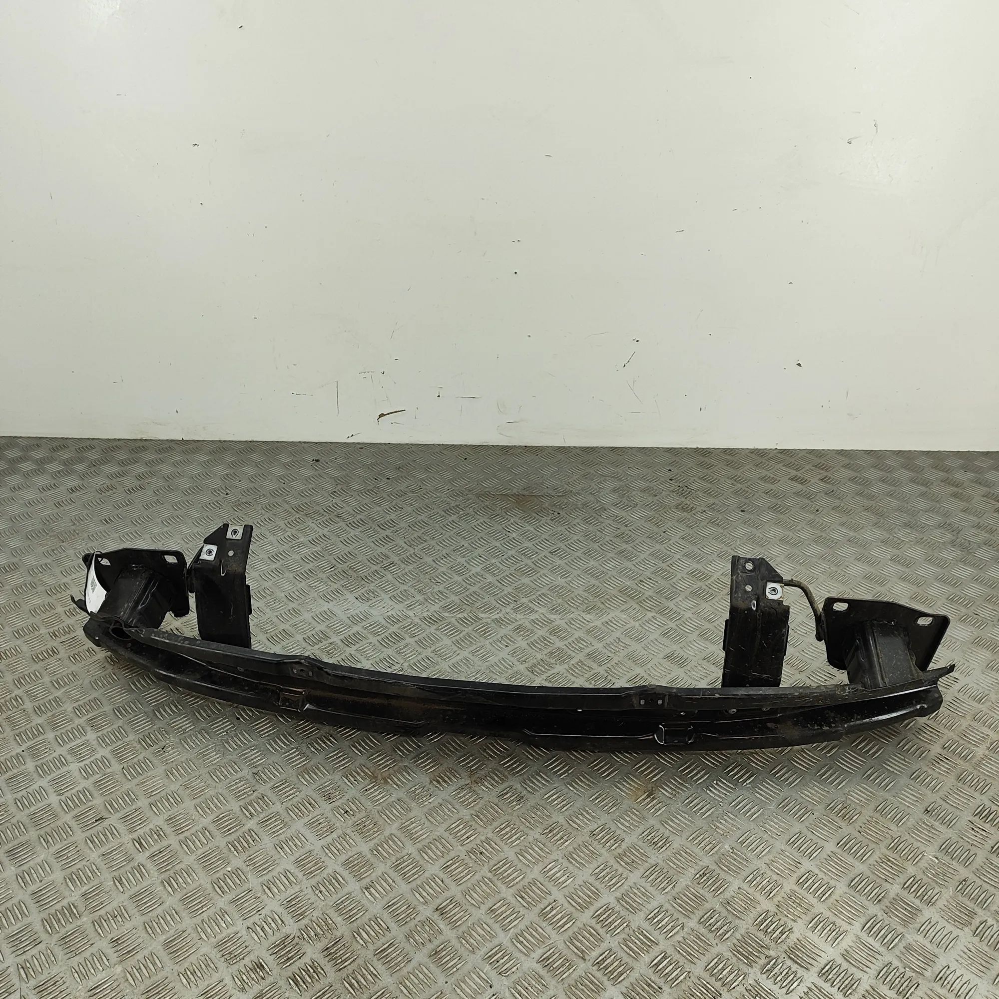 Land Rover Discovery Sport Rear Crash Reinforcement Bar Rear Crash Reinforcement Bar — LAND ROVER DISCO...