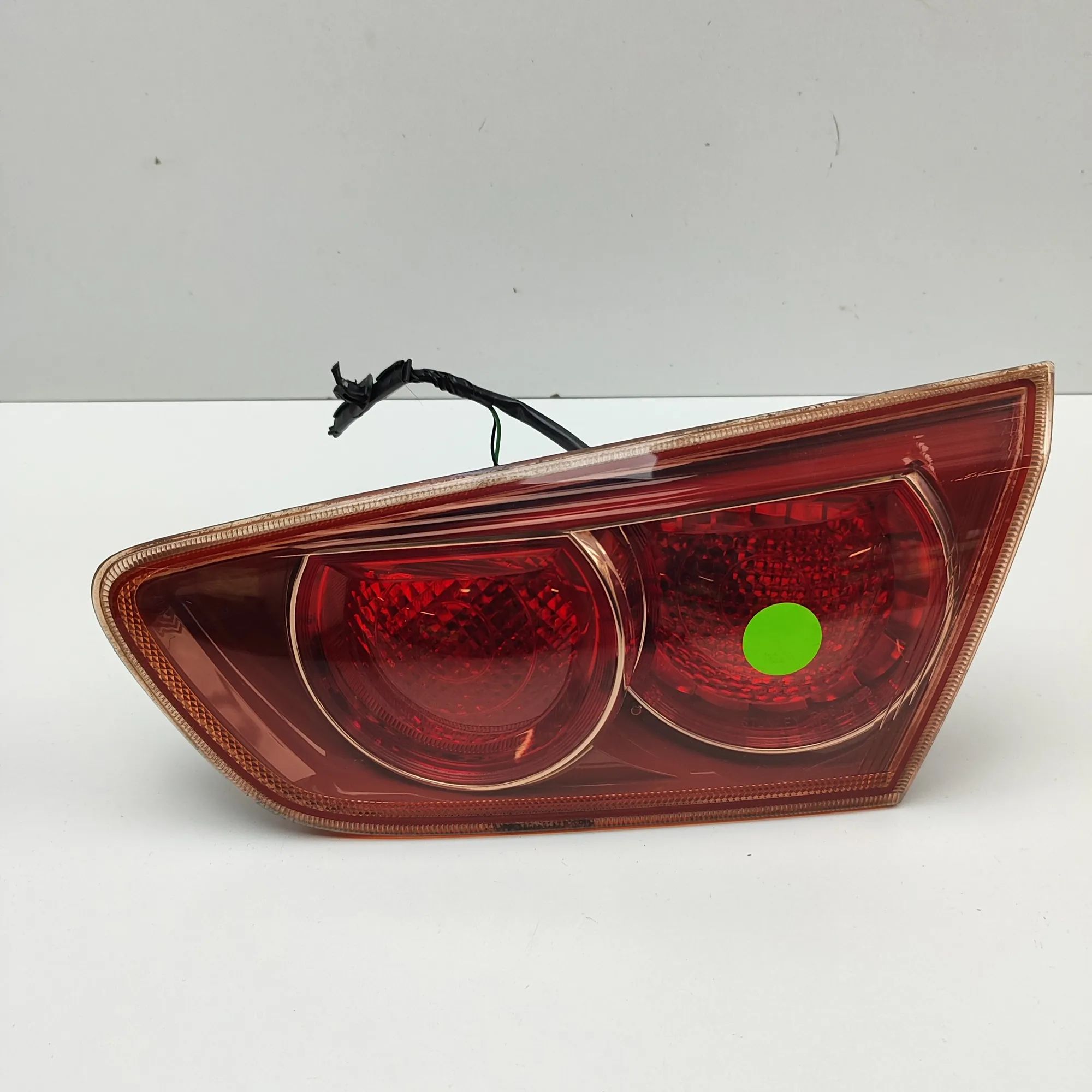 Mitsubishi Lancer Right Side Tailgate Tail Light Right Side Tailgate Tail Light — MITSUBISHI LAN...