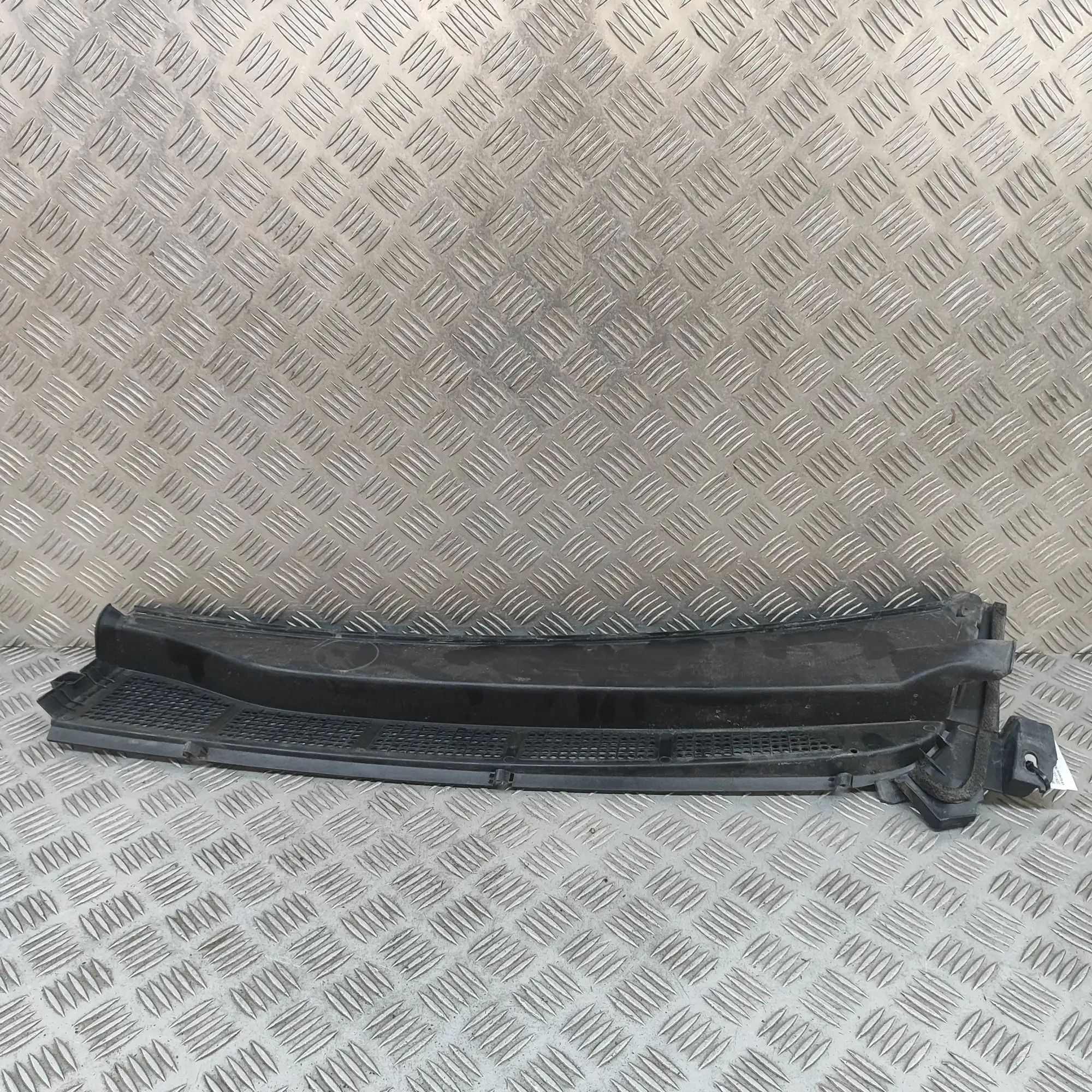 Toyota Proace Front Wiper Cowl Trim Front Wiper Cowl Trim — TOYOTA PROACE (Van MDZ_...