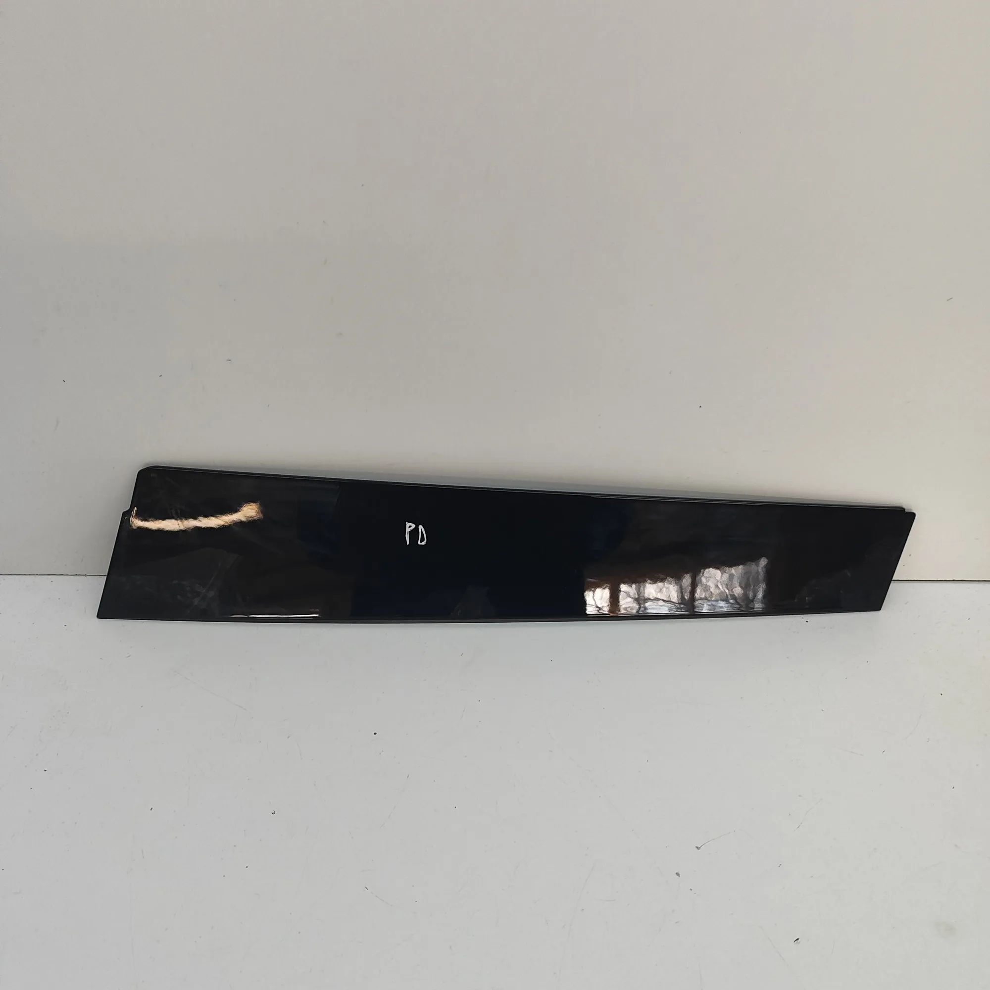 Land Rover Range Rover Sport (L461) Vertical door trim — front right Vertical door trim — front right — LAND ROVER R...