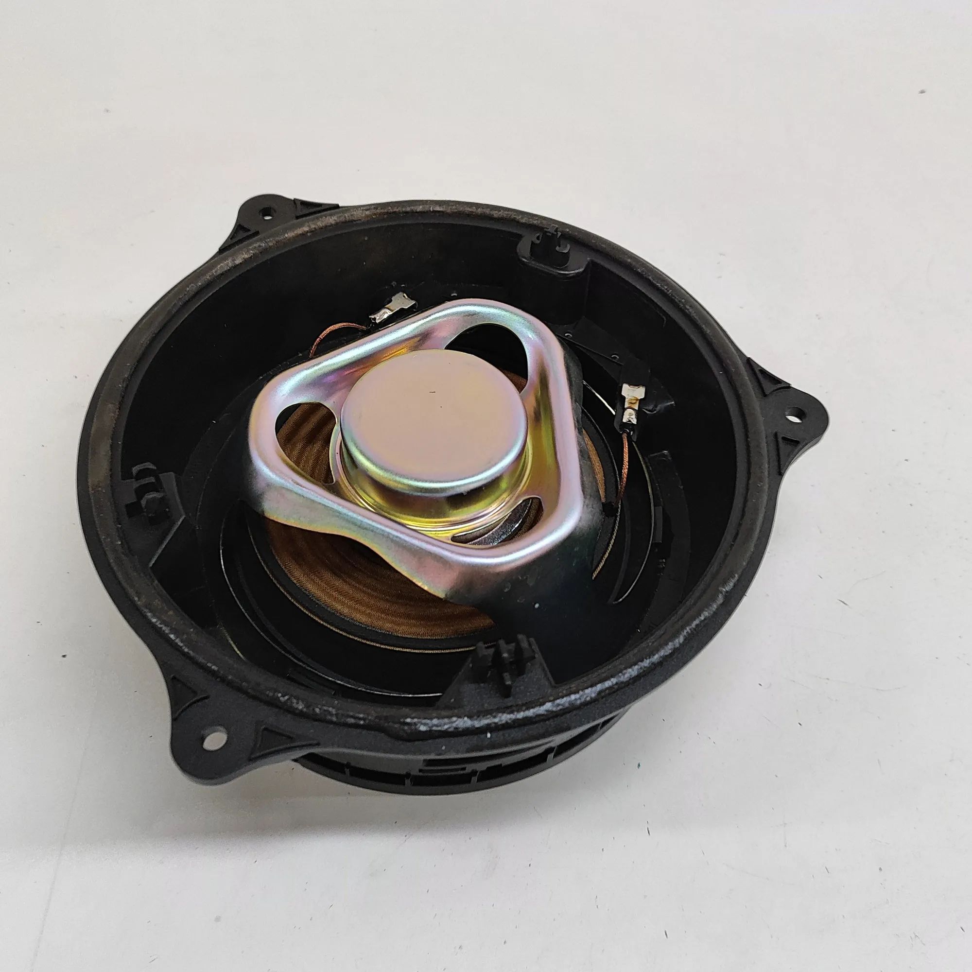 Land Rover Range Rover Sport (L461) Front Left Door Speaker Front Left Door Speaker — LAND ROVER RANGE ROVE...