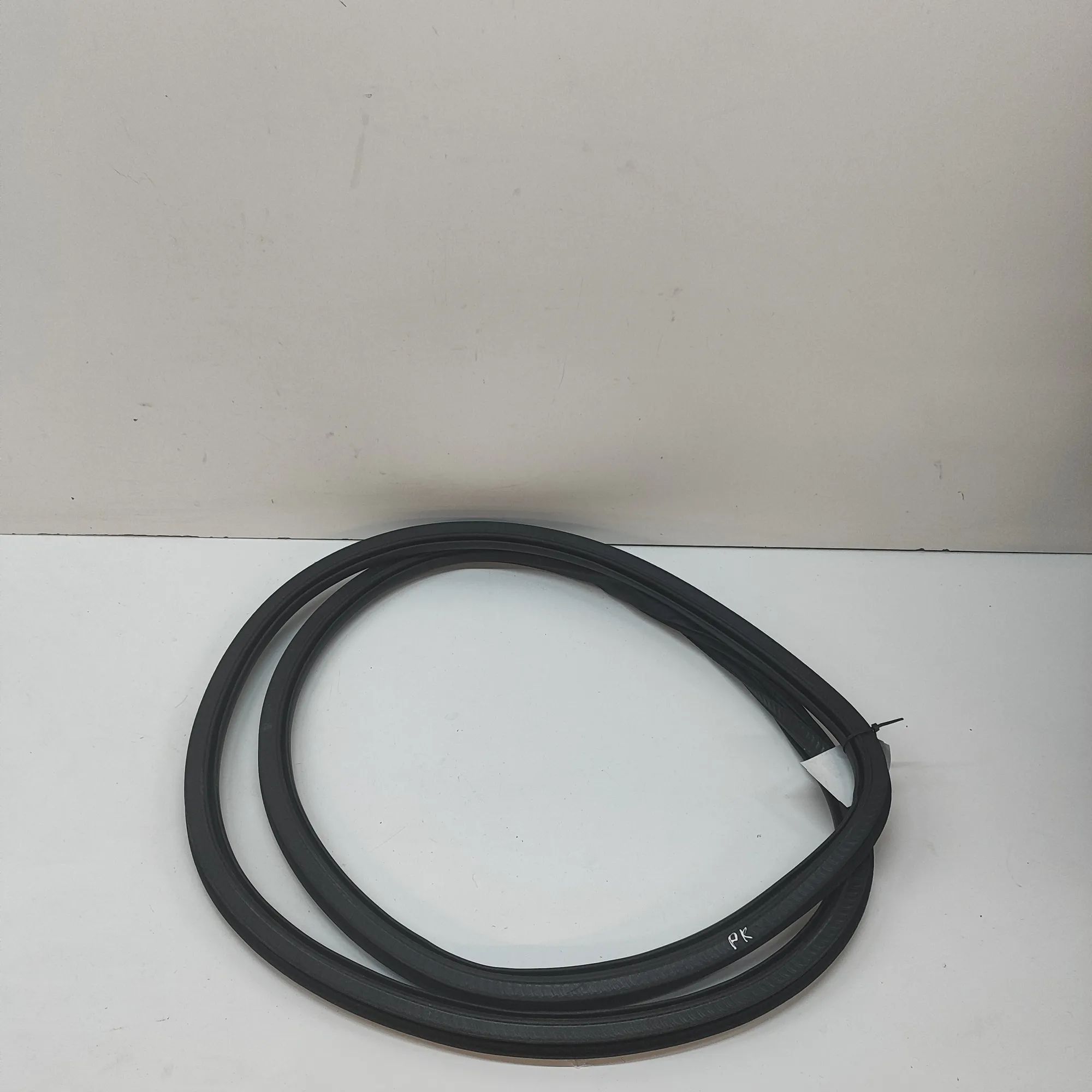 Land Rover Range Rover Sport (L461) Door rubber seal — front left Door rubber seal — front left — LAND ROVER RANG...