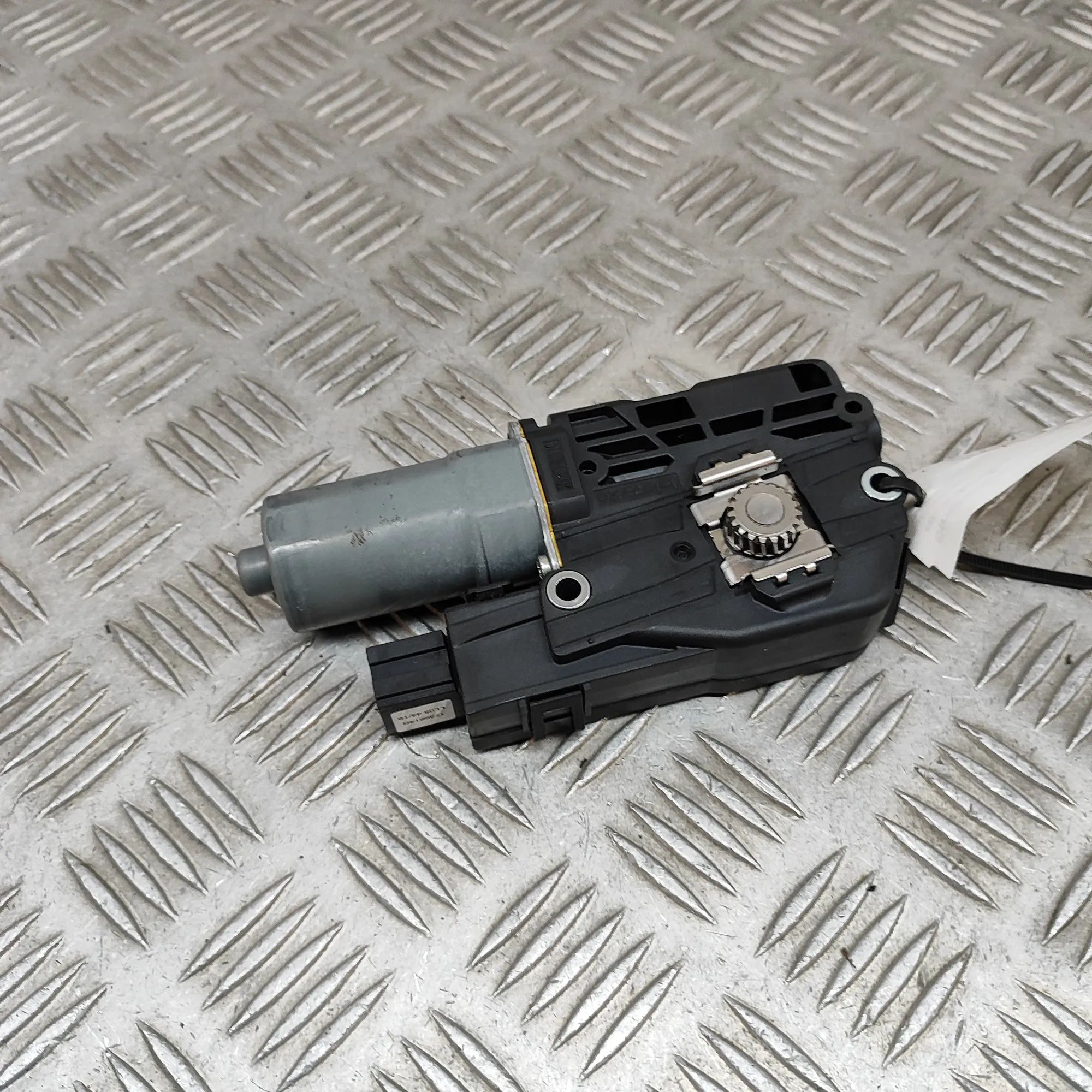 Porsche Cayenne Sunroof Motor Sunroof Motor — PORSCHE CAYENNE (Coupe 9YB) (20...