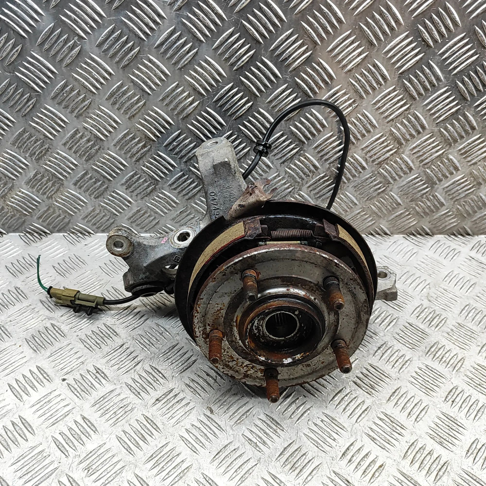 Chrysler Pacifica Rear Right Wheel Hub Rear Right Wheel Hub — CHRYSLER PACIFICA (2003-...