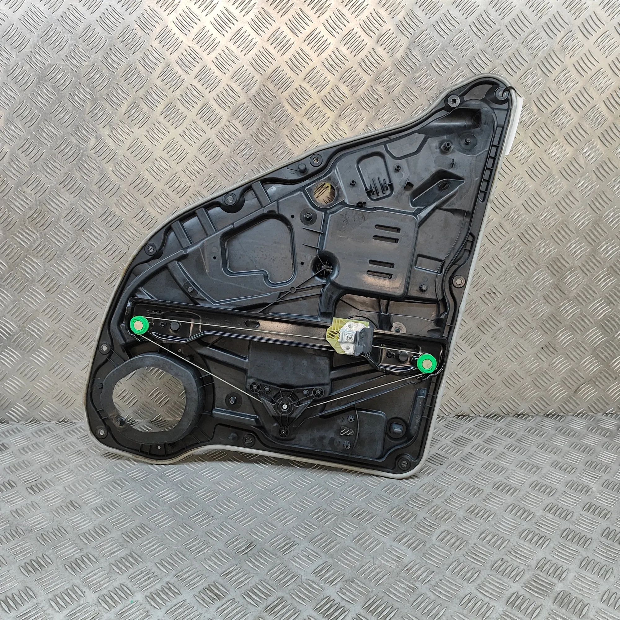 Mercedes-Benz ML / GLE (W166) Rear Right Door Window Regulator Rear Right Door Window Regulator — MERCEDES BEN...