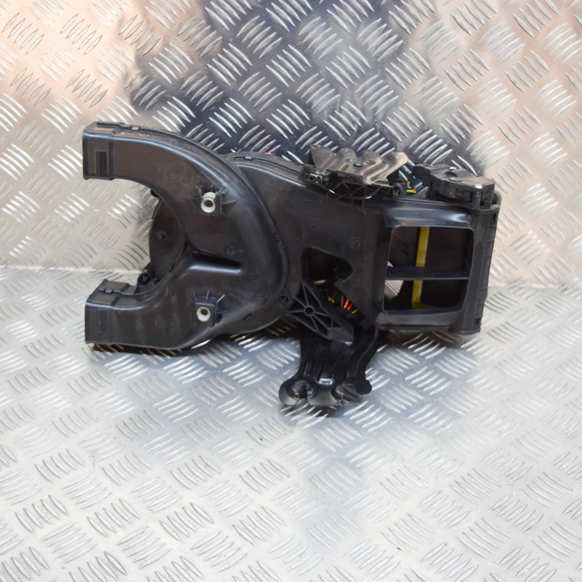 Mercedes-Benz GL / GLS (X166) Interior Heater Interior Heater — MERCEDES BENZ GLS (X166) (201...