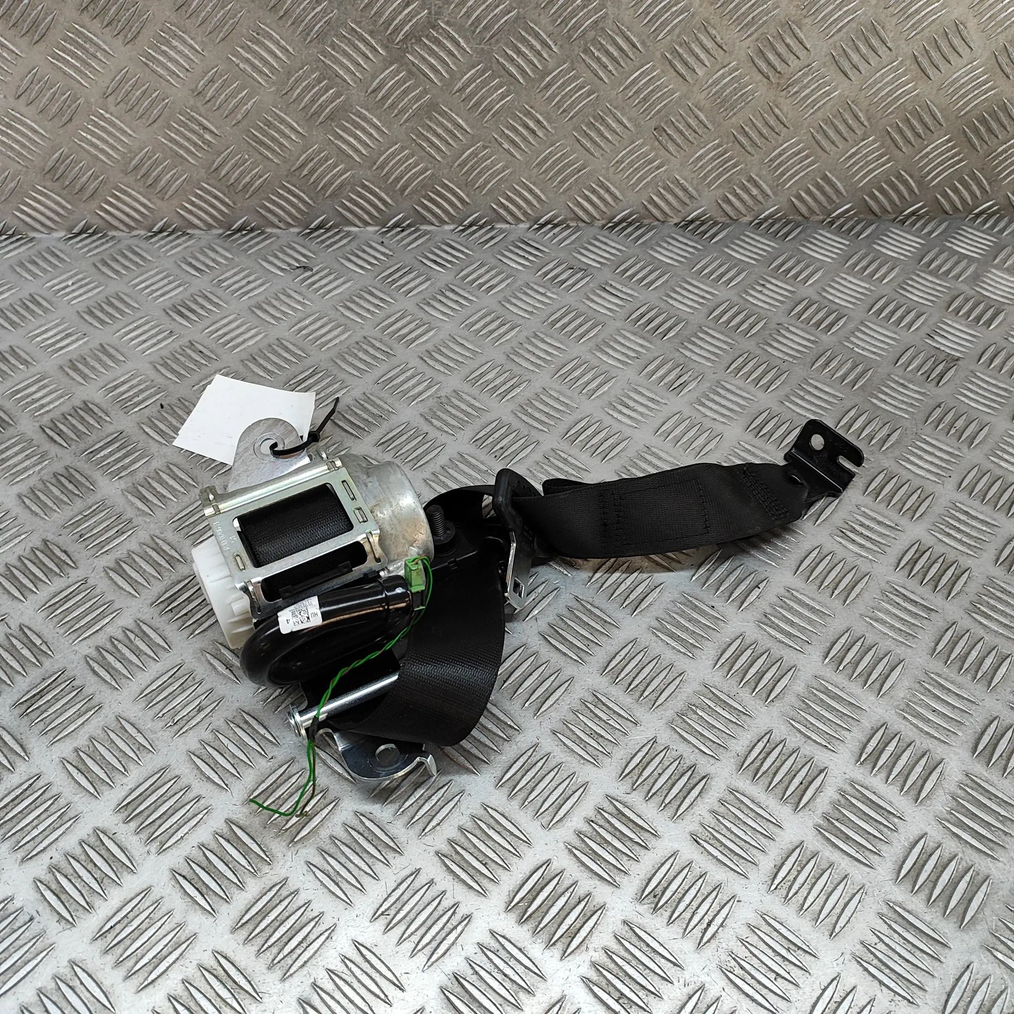 BMW X2 (F39) Rear Right Seatbelt Rear Right Seatbelt — BMW X2 (F39) (2018-...) —...
