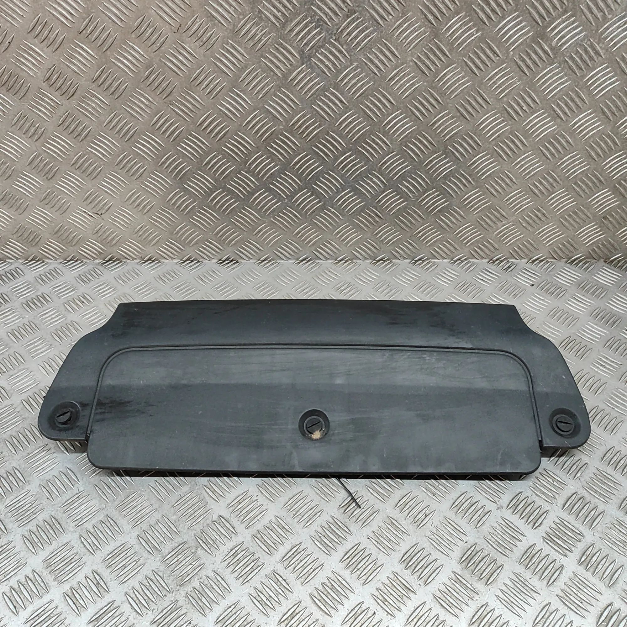 Land Rover Range Rover (L405) Rear Bumper Lower Diffuser Rear Bumper Lower Diffuser — LAND ROVER RANGE R...