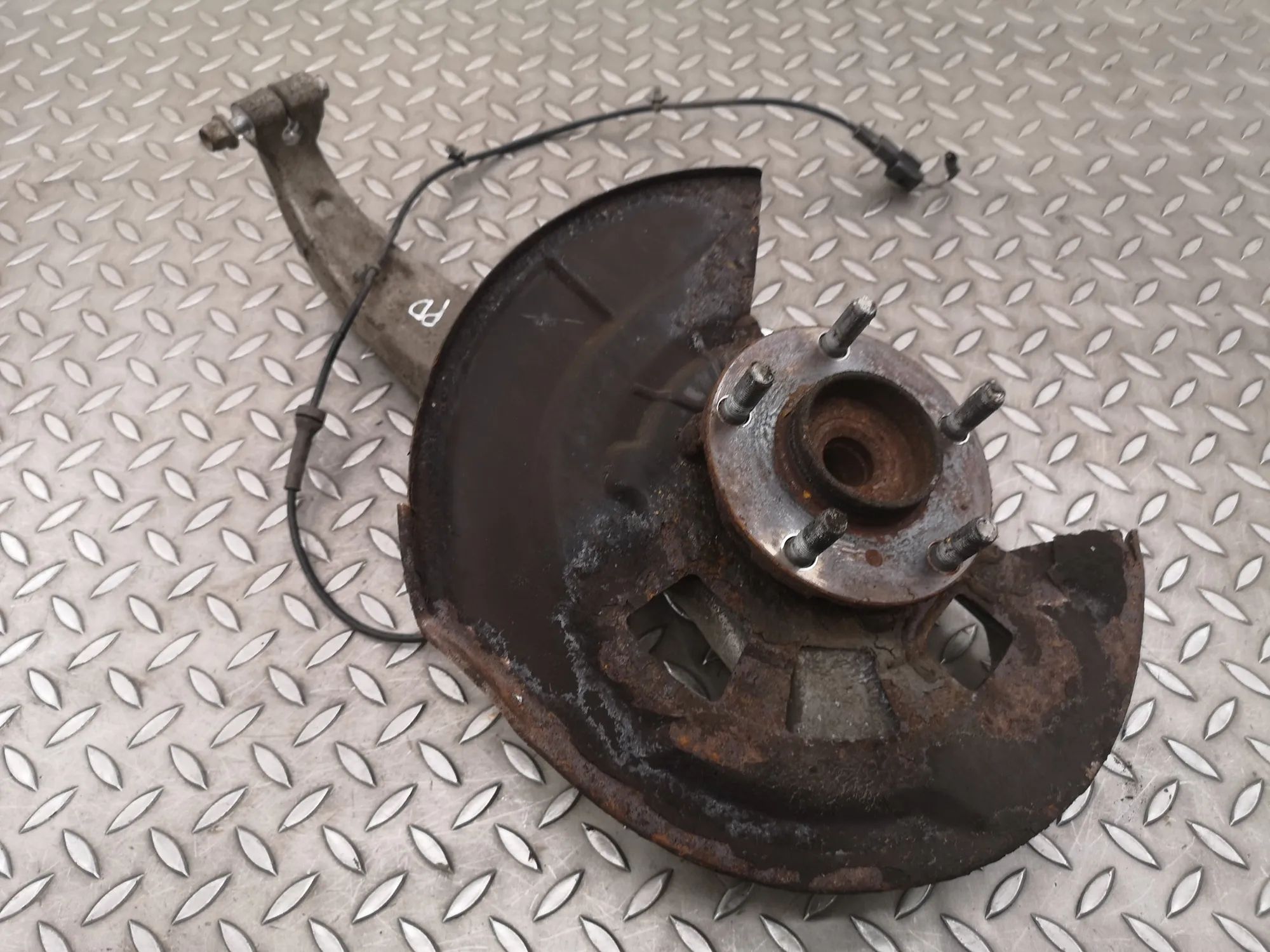 Infiniti Q50 Front Right Wheel Hub Front Right Wheel Hub — INFINITI Q50 (2013-...)...