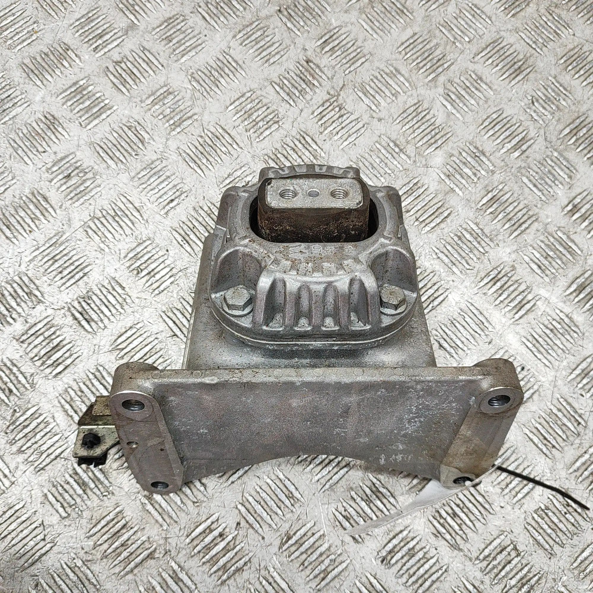Maserati Ghibli Gearbox mount Gearbox mount — MASERATI GHIBLI (M157) (2013-.....
