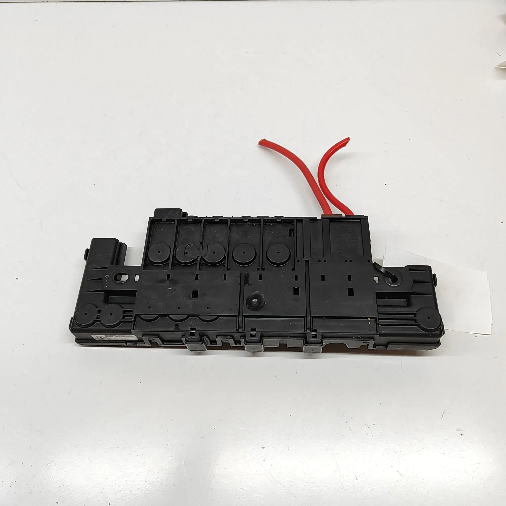 Land Rover Range Rover (L405) Power Distribution Unit Power distribution unit — LAND ROVER RANGE ROVE...
