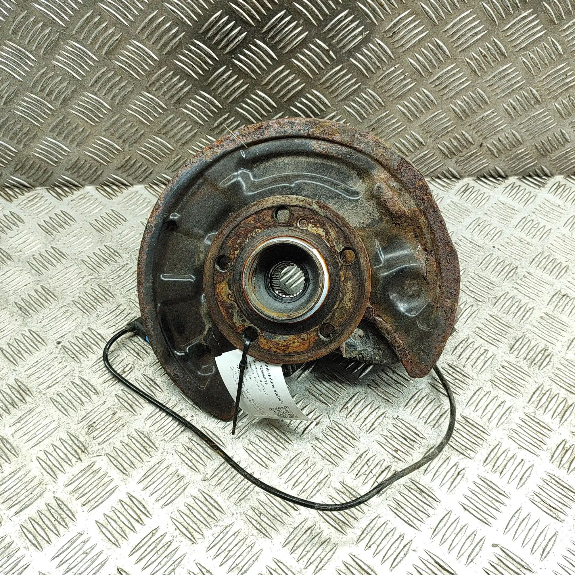 Mercedes-Benz GLA (X156) Rear Right Wheel Hub Rear Right Wheel Hub — MERCEDES BENZ GLA (X156)...