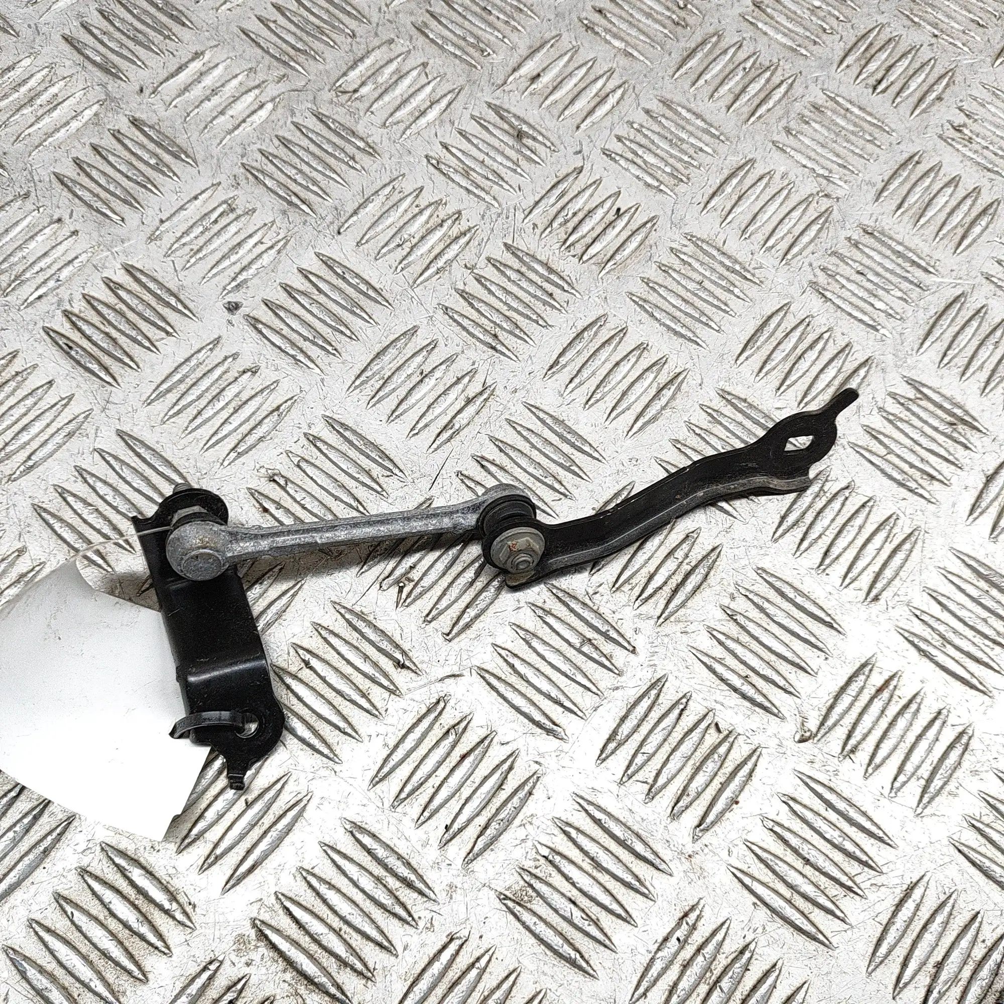 Toyota Sienna Other Body Parts Other Body Parts — TOYOTA SIENNA (_L4_) (2020-....