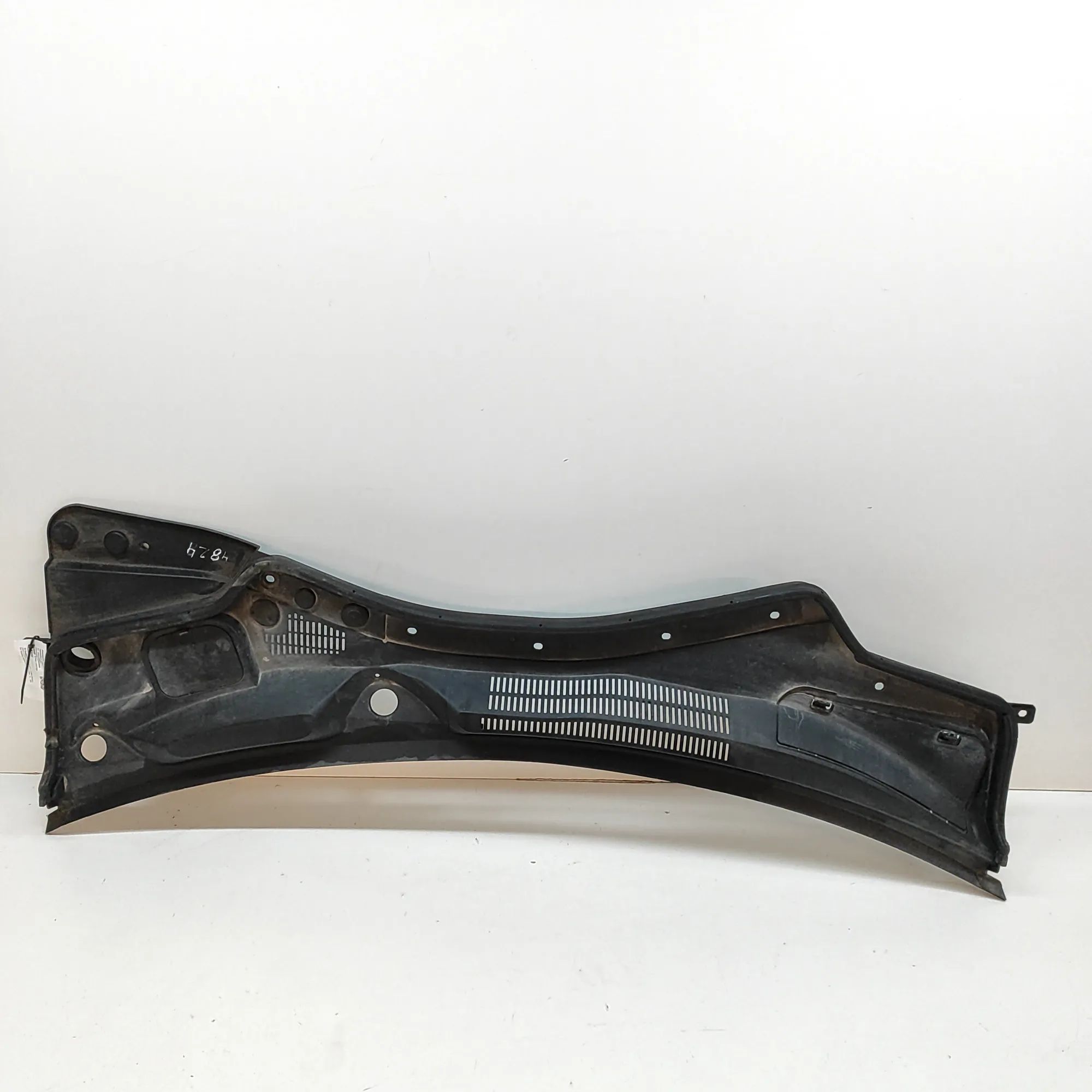 Maserati Ghibli Front Wiper Cowl Trim Front Wiper Cowl Trim — MASERATI GHIBLI (M157) ...