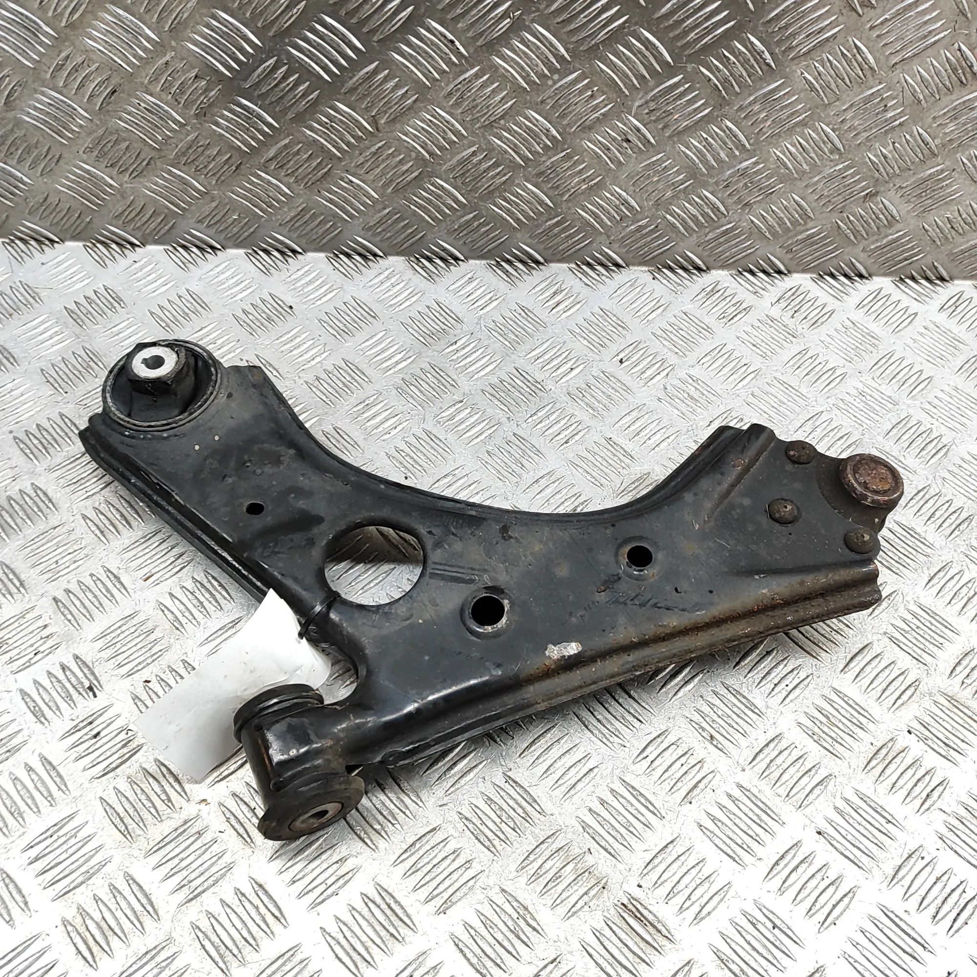 Fiat Doblo (263) Front Right Lower Control Arm Front Right Lower Control Arm — FIAT DOBLO (MPV...