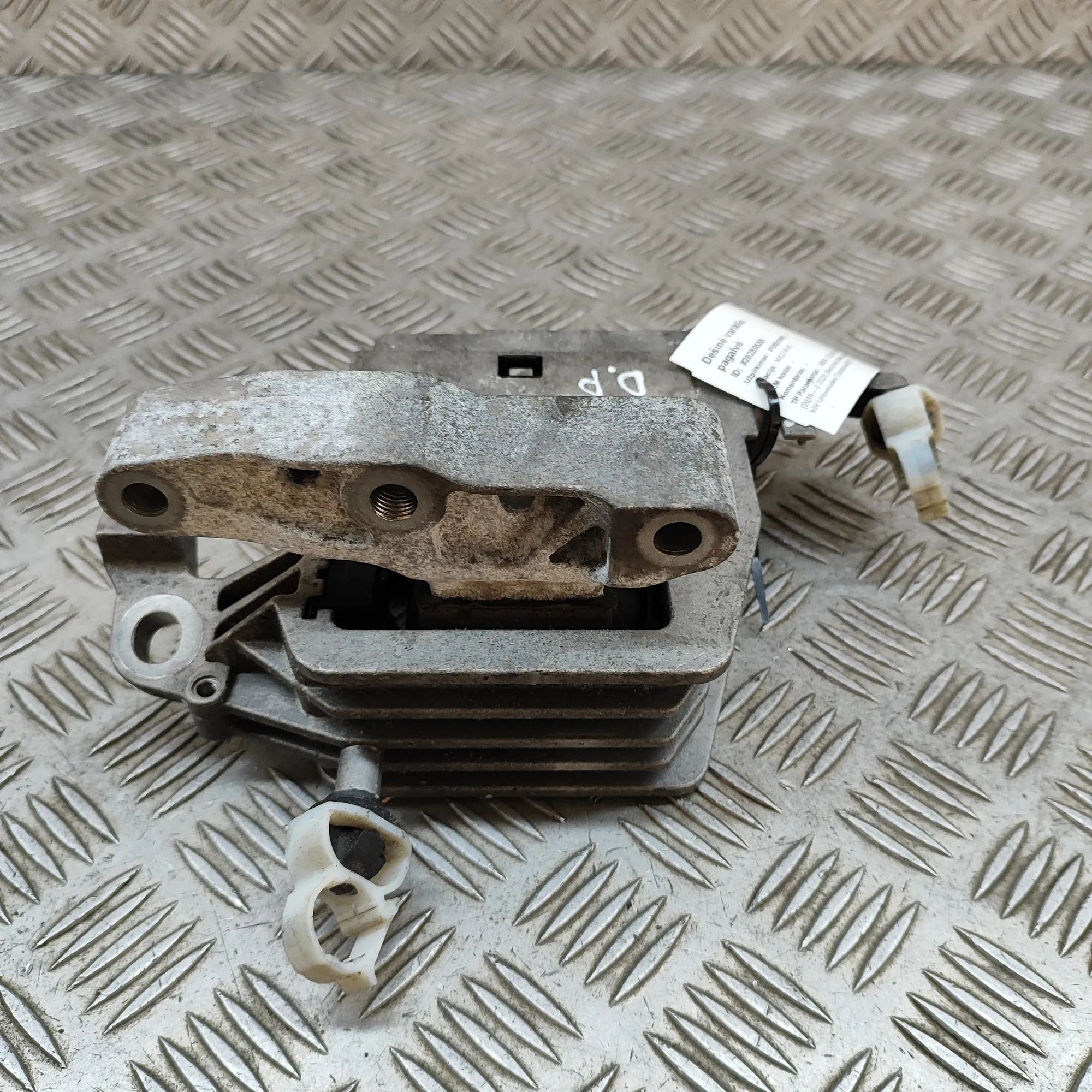 Mini Countryman (F60) Right Side Engine Mount Right Side Engine Mount — MINI COUNTRYMAN (F60)...