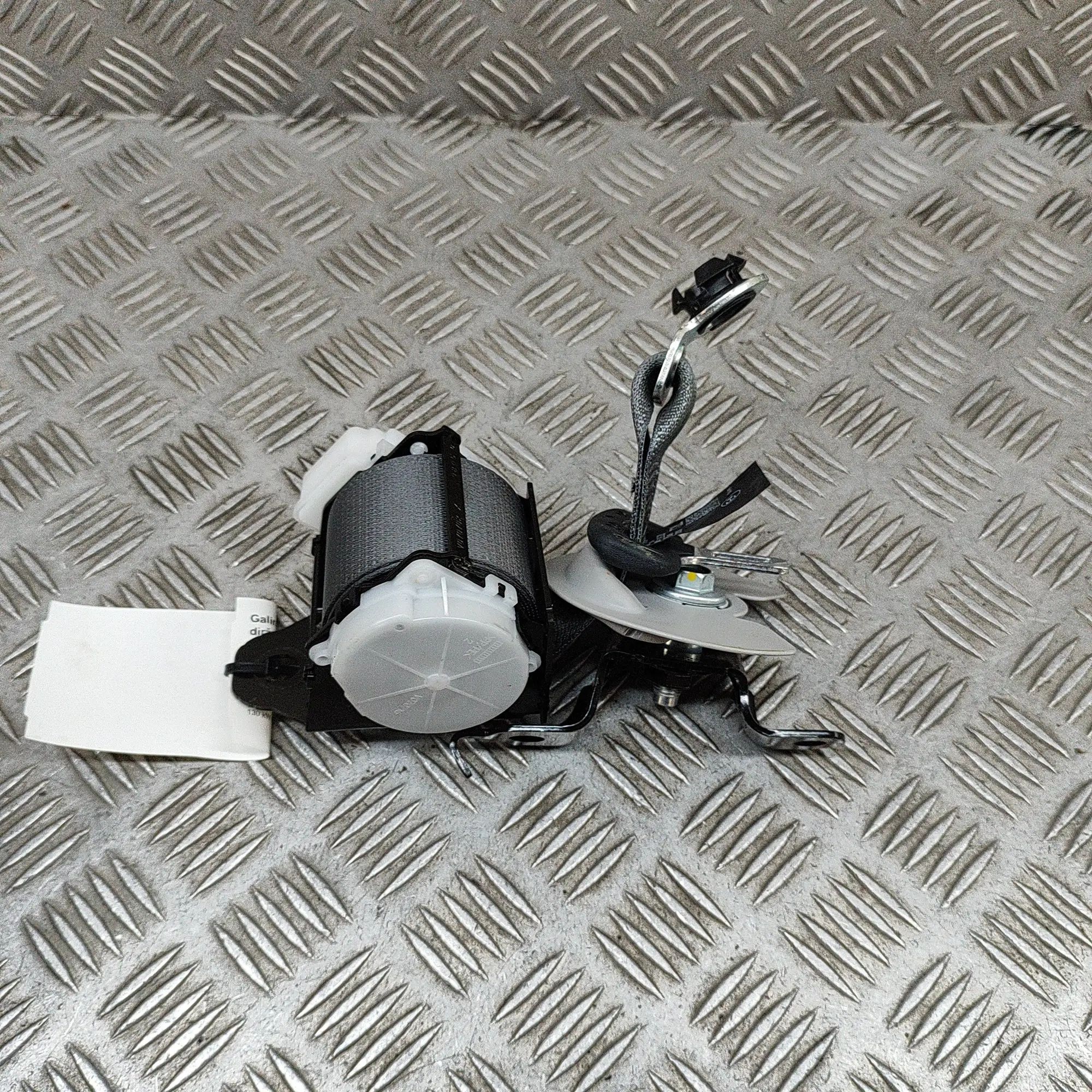 Toyota Sienna Rear Left Seatbelt Rear Left Seatbelt — TOYOTA SIENNA (_L4_) (2020...