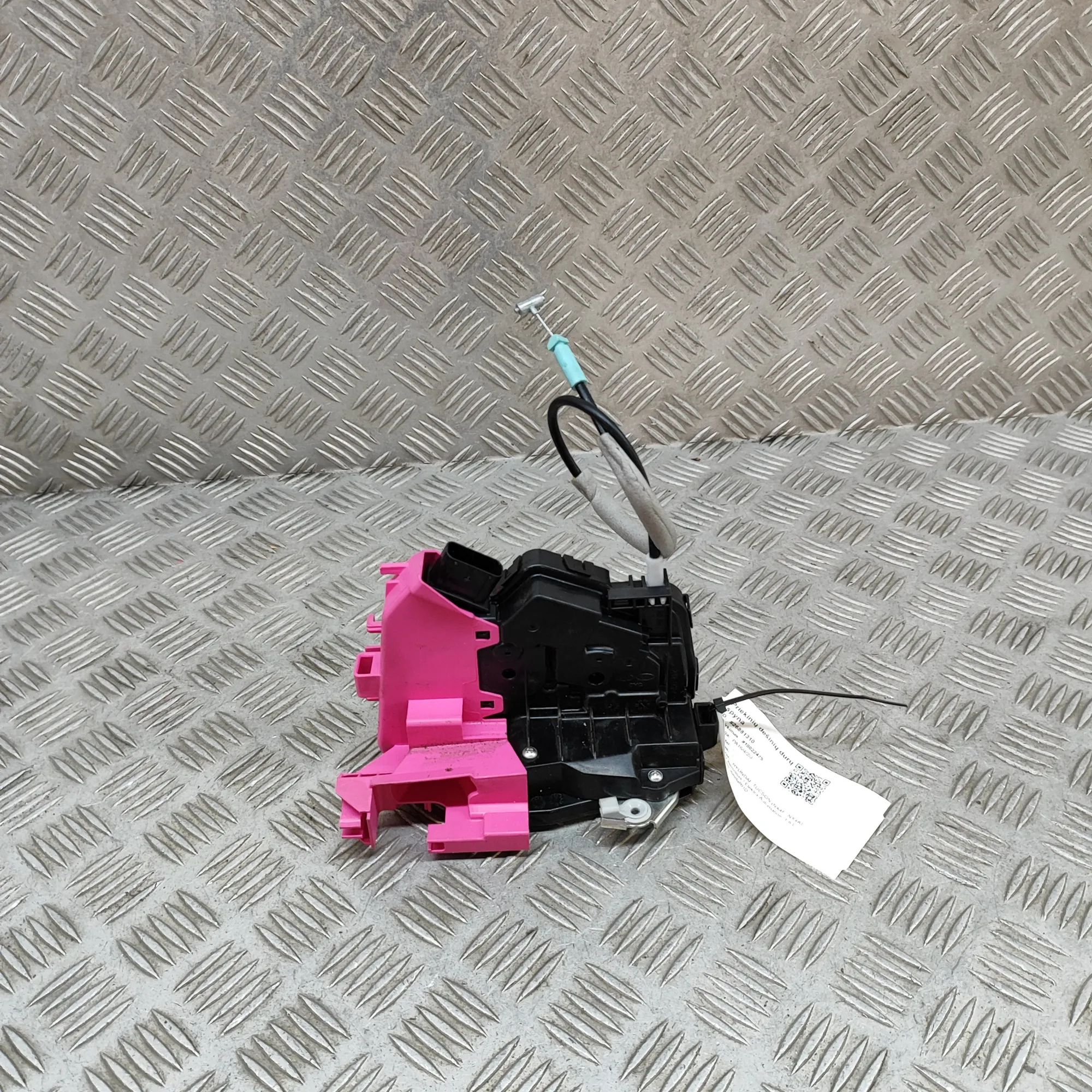 Hyundai Tucson Door lock — front right Door lock — front right — HYUNDAI TUCSON (NX4E,...