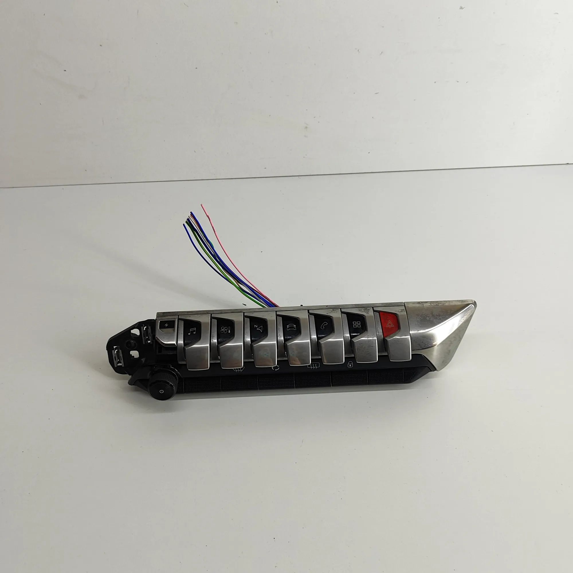 Peugeot 3008 Button Switch Panel Button Switch Panel — PEUGEOT 3008 (II SUV) (20...